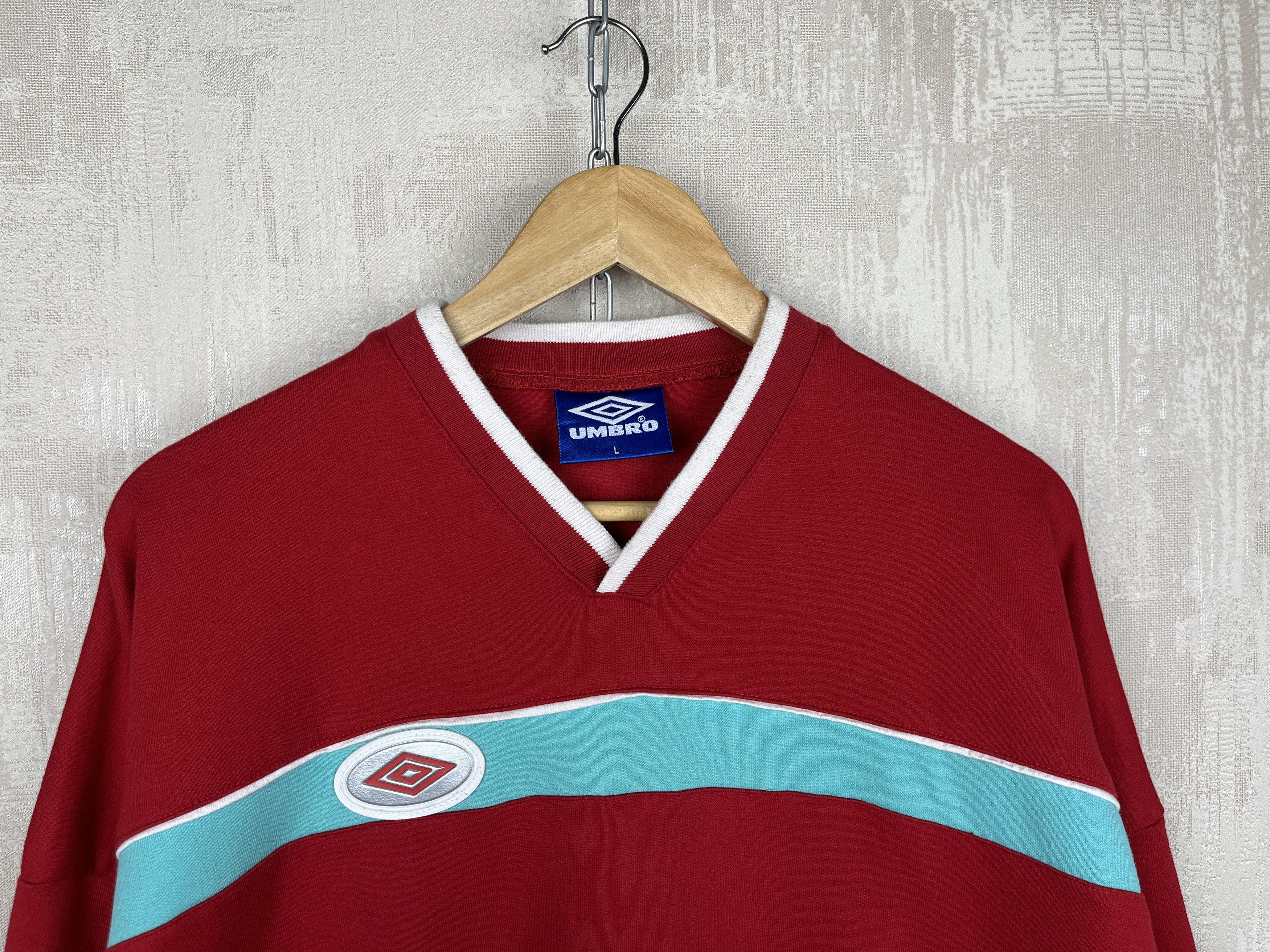Umbro Vintage Umbro 90's V-neck Sweatshirt Size US L / EU 52-54 / 3 - 1 Thumbnail