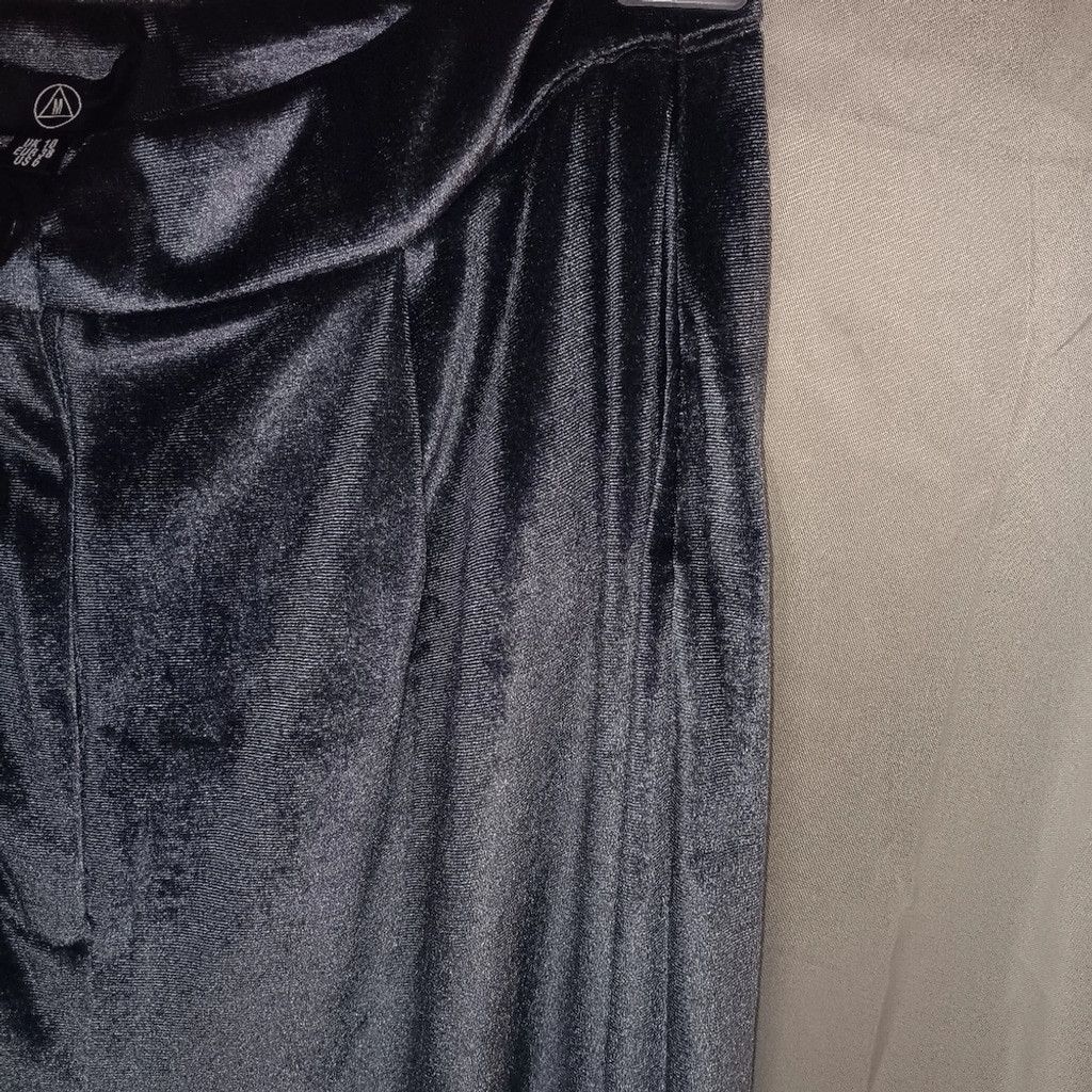 Missguided Missguided,silverish blue, velvety pants,womens 6, nwot Size 28" / US 6 / IT 42 - 6 Thumbnail