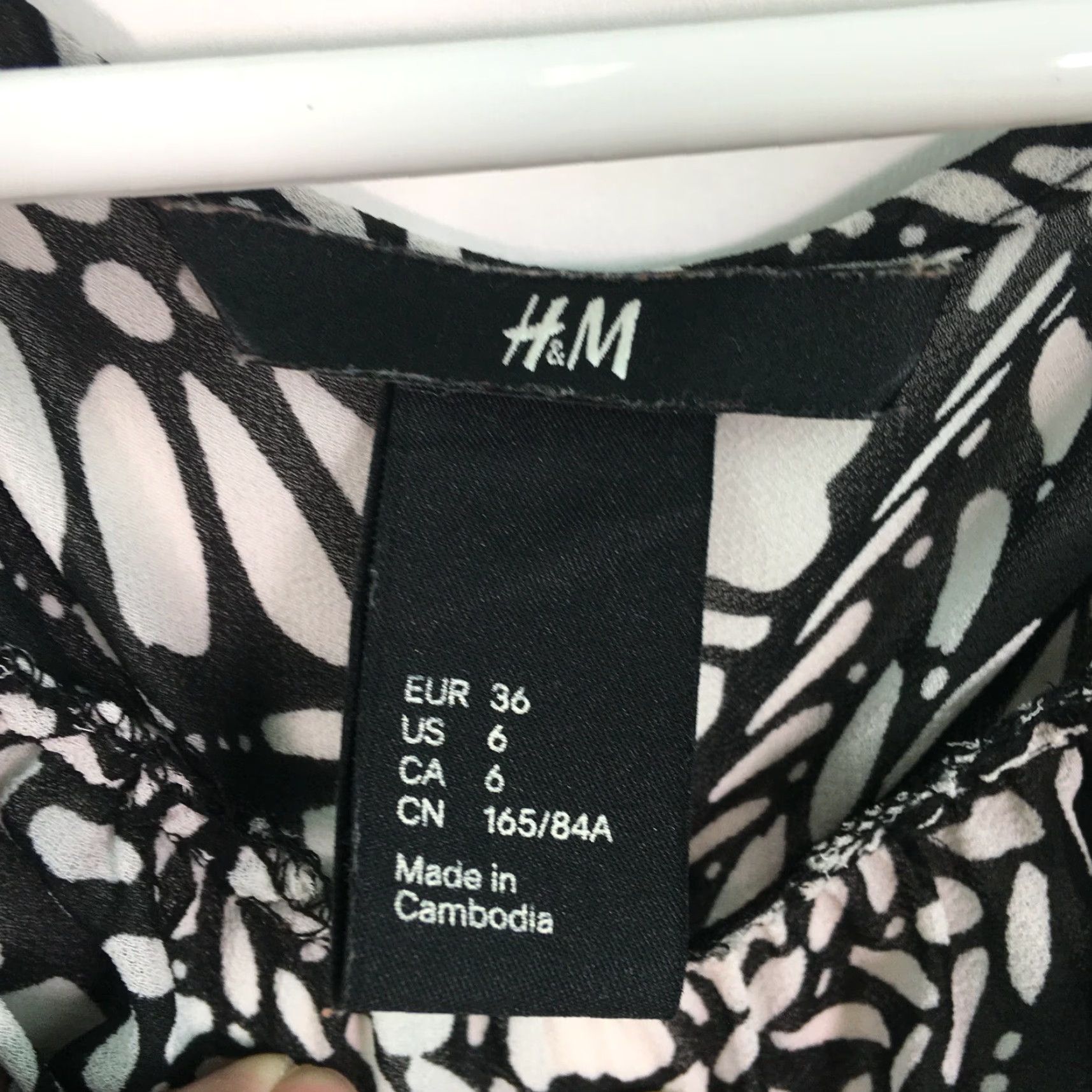 H&M VINTAGE H&M Blouse Shirt Womens 3/4 Sleeve Floral Pattern Black White Size 6 Size S / US 4 / IT 40 - 5 Thumbnail