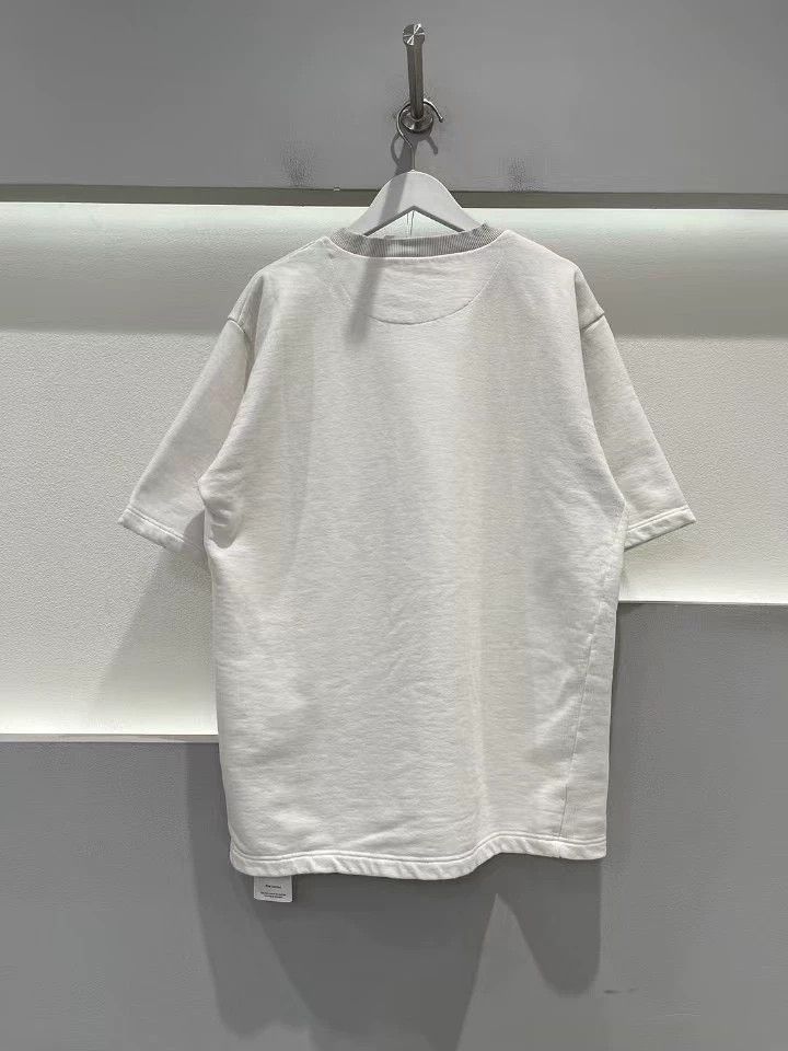 Prada Prada White relief letter logo short sleeves 2501-Nextarrow Size US M / EU 48-50 / 2 - 2 Thumbnail