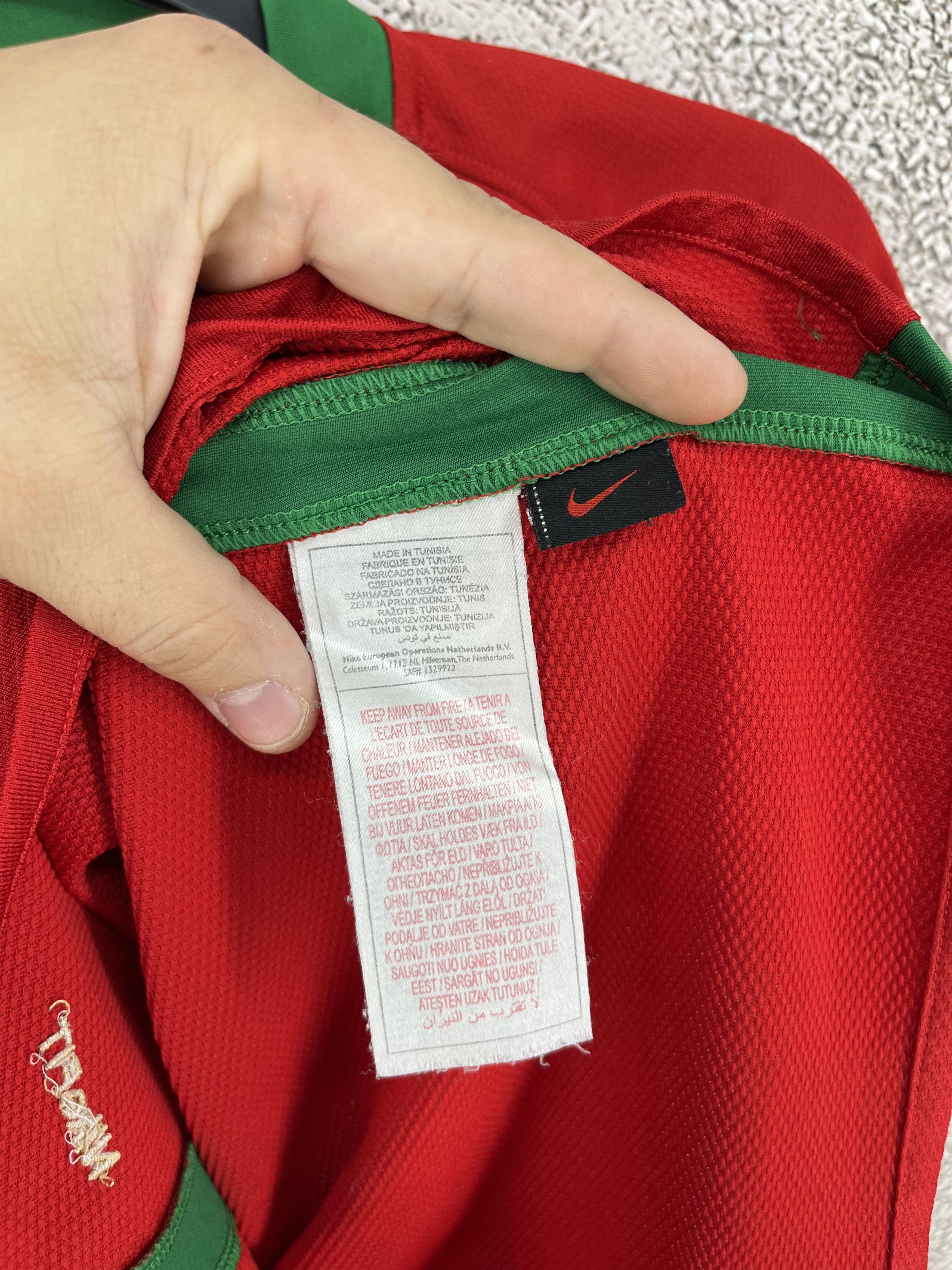 Nike Vintage Nike Portugal Soccer Jersey Football World Cup Size US S / EU 44-46 / 1 - 9 Thumbnail