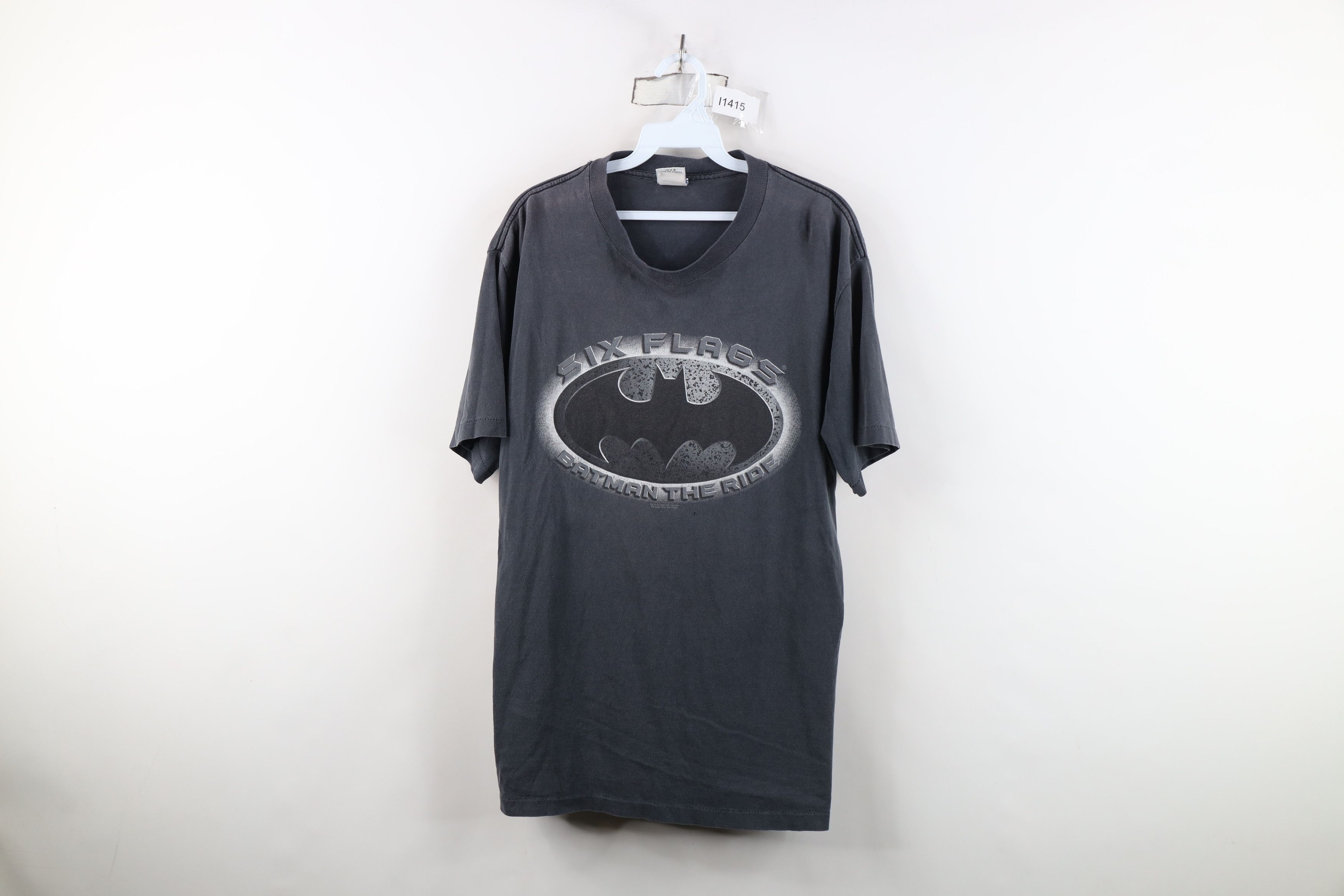 Vintage Vintage 90s Spell Out Six Flags Batman The Ride T-Shirt USA Size US L / EU 52-54 / 3 - 1 Thumbnail