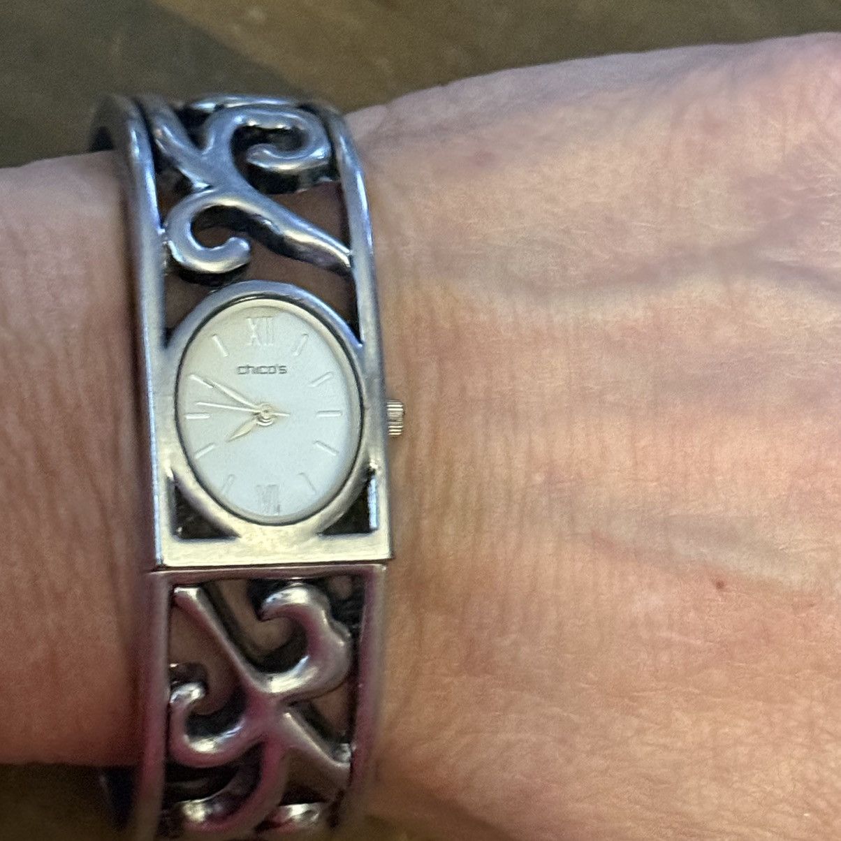 Chicos Chico’s silver tone filigree bangle bracelet watch Size ONE SIZE - 4 Thumbnail