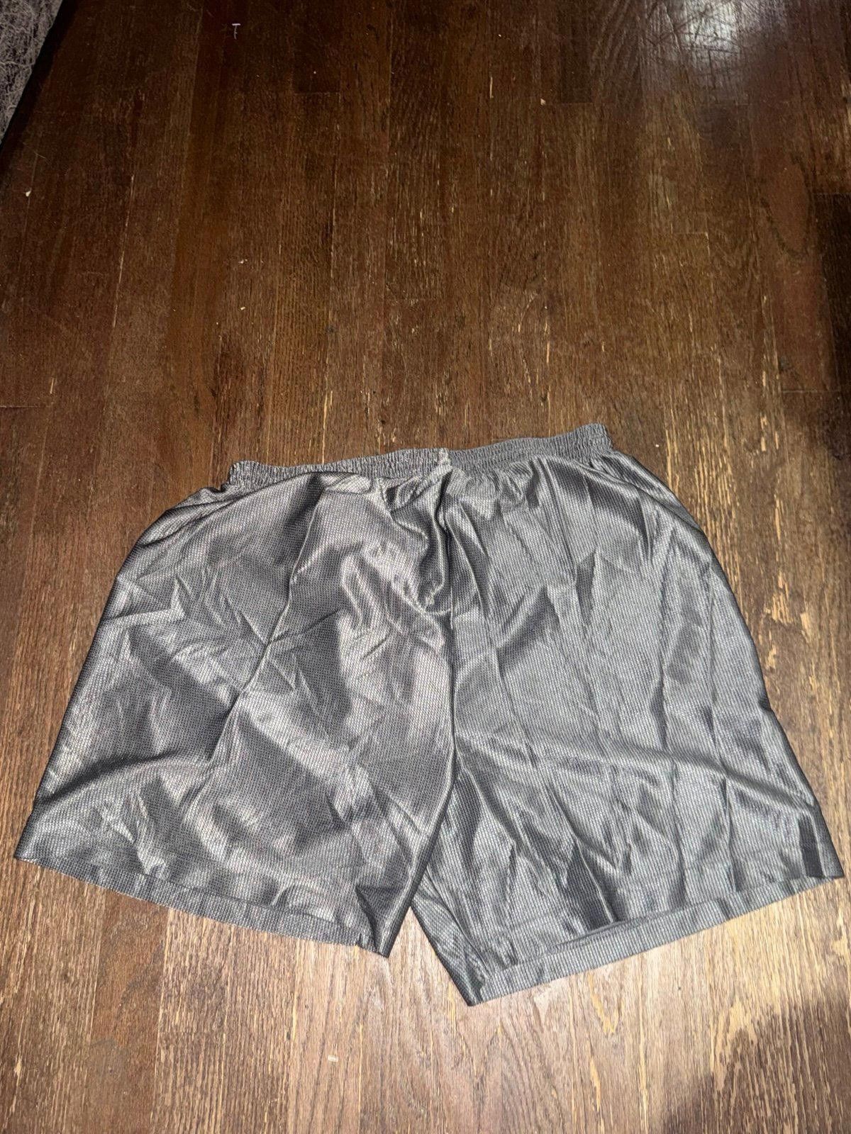 Designer Vintage Y2K Yankees Silver Dazzle Shorts Sz XL Rare MLB Size US 36 / EU 52 - 6 Thumbnail