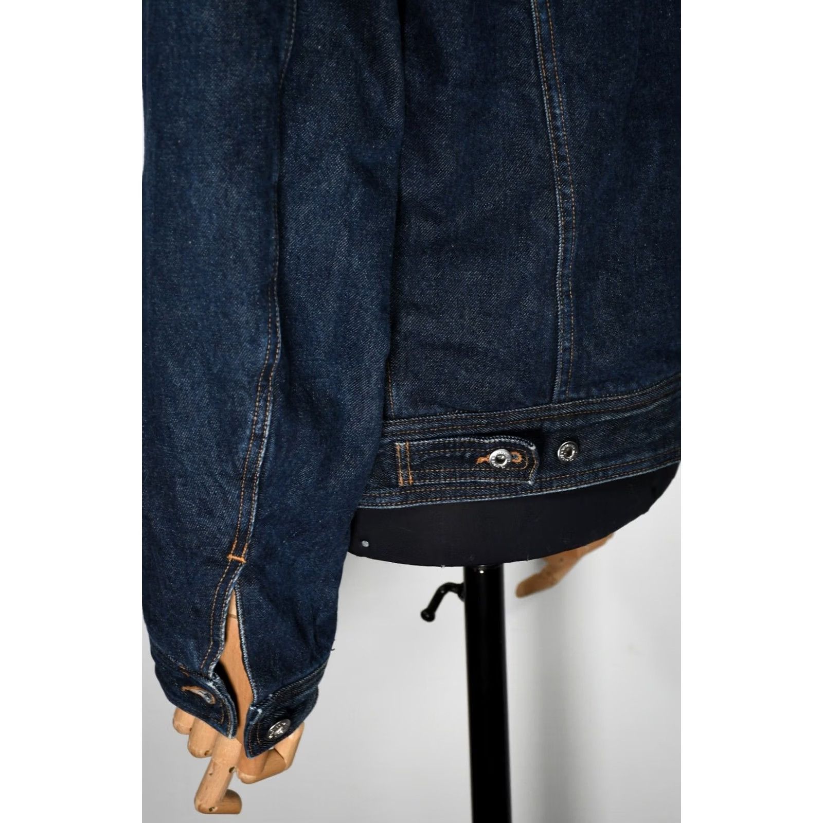Dolce & Gabbana DOLCE&GABBANA Blue Denim Sherpa Cropped Jacket XL Men Denim Jacket Blues 90s Jeans style, Casual, Button 100% Cotton Blue Mens XL - Vintage? Size US XL / EU 56 / 4 - 4 Thumbnail