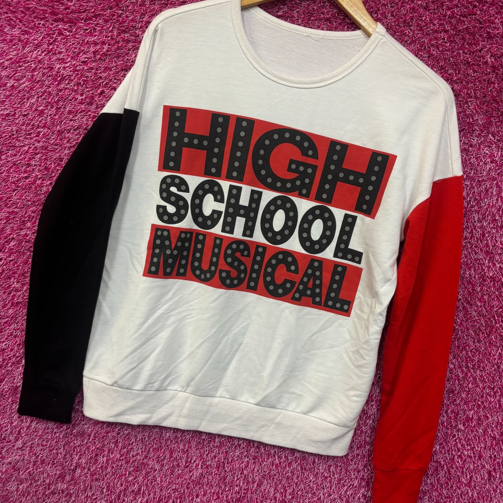 Disney Disney High School Musical l/s scoop neck shirt medium Size M / US 6-8 / IT 42-44 - 3 Thumbnail