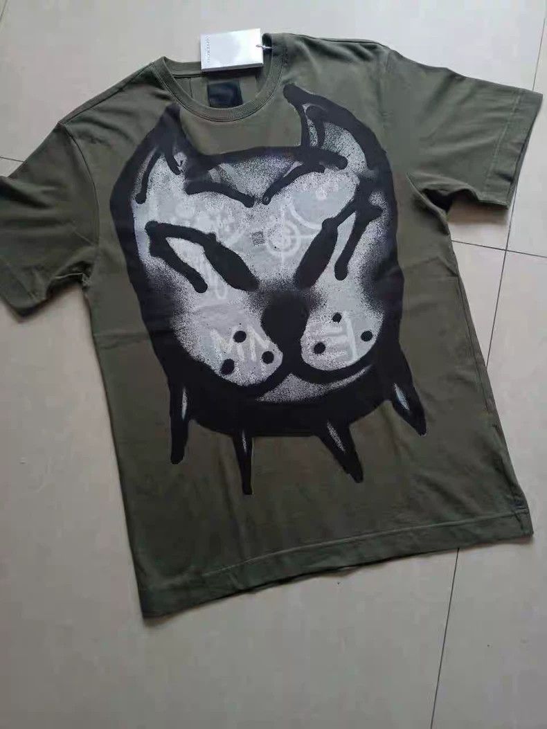 Givenchy Givenchy Men's short sleeve T-shirt Size US S / EU 44-46 / 1 - 1 Thumbnail