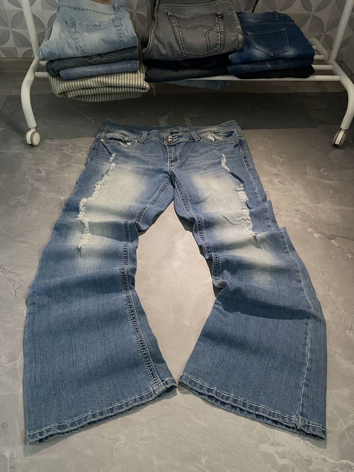 Japanese Brand Rare Avan Baggy Flared Distressed Jean / Glamour Style Size US 37 - 1 Thumbnail