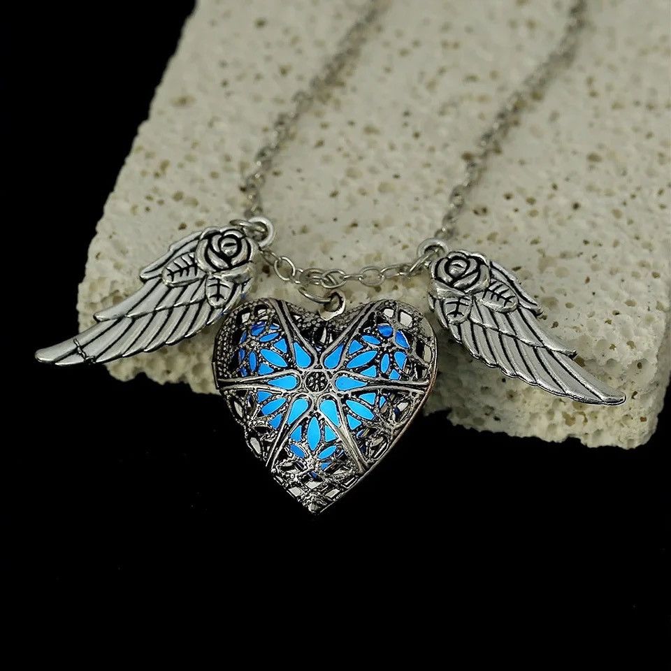 Jewelry Angel Heart Wing Pendant Luminous Halloween Necklace Size ONE SIZE - 2 Thumbnail