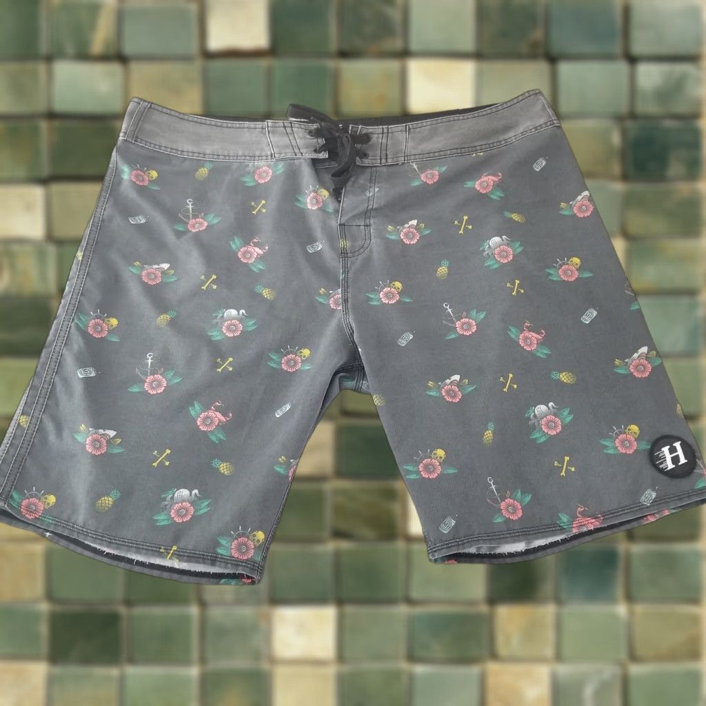 Vintage The Mad Hueys Board Shorts Mens 38 Swim Trunks AOP Black 100% Polyester Quick Dry Pockets Drawstring Surfing Mens Size US 38 / EU 54 - 1 Thumbnail