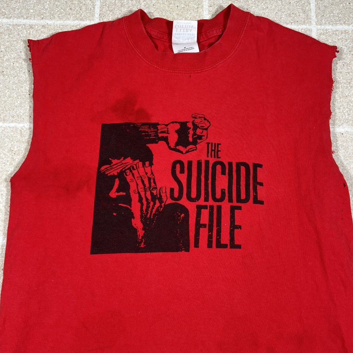 Gildan The Suicide File Band Cut Off T Shirt Size S Grunge Red Size US S / EU 44-46 / 1 - 2 Thumbnail