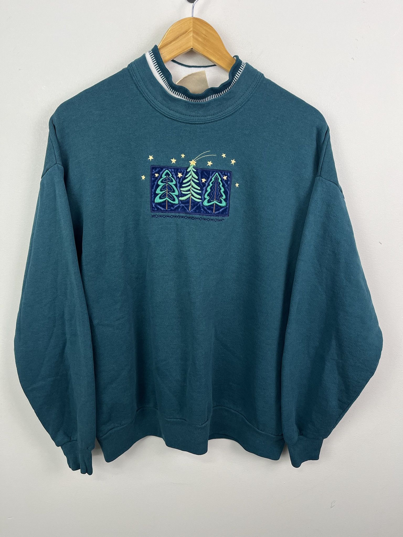 Vintage Vintage 90's Embroidered Christmas Trees Design Pullover Crewneck Size XL Size US XL / EU 56 / 4 - 1 Thumbnail