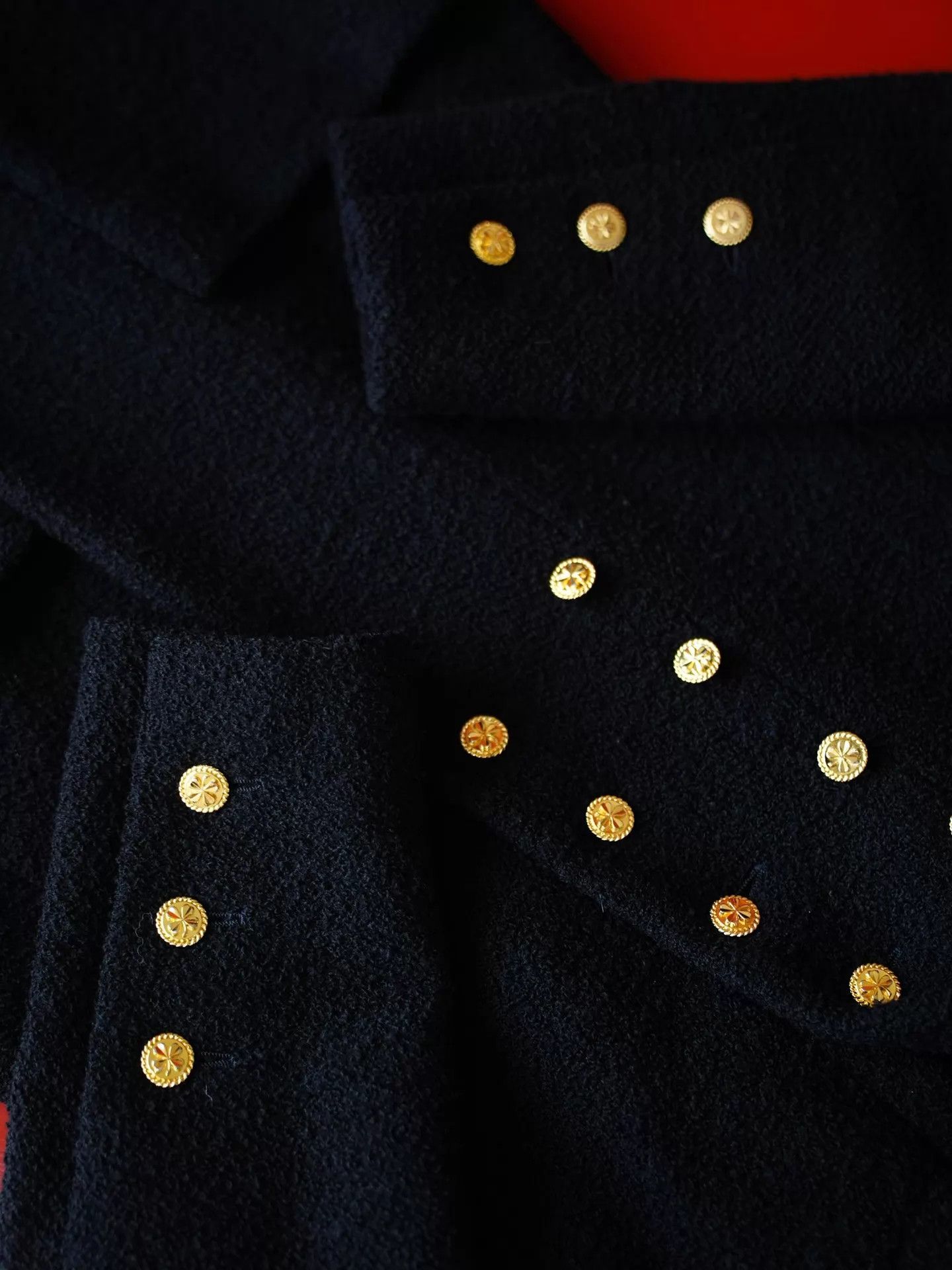 Chanel Chanel 1993 Black Gold Clover Buttons Wool Blazer fr36 Size XS / US 0-2 / IT 36-38 - 7 Thumbnail
