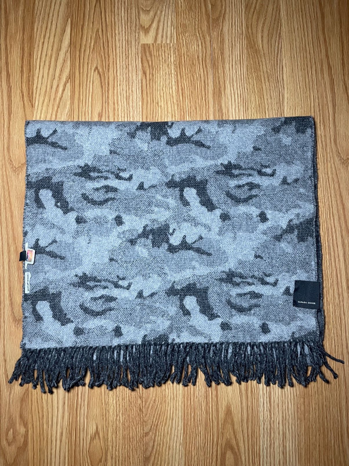 Canada Goose Canada Goose Wool Blend Scarf Camo Print Size ONE SIZE - 3 Thumbnail
