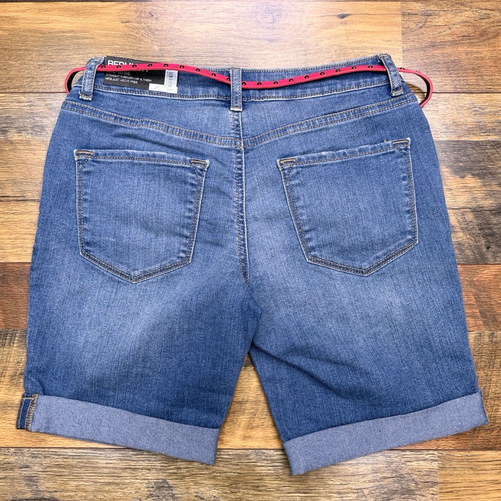 Apt. 9 **Apt. 9 Blue Petite Women's Bermuda Shorts Cuffed Belted New** User: **New Title: Bermuda Blue Petite Women's Apt. 9 Shorts Cuffed Belted** Size 26" / US 2 / IT 38 - 2 Thumbnail