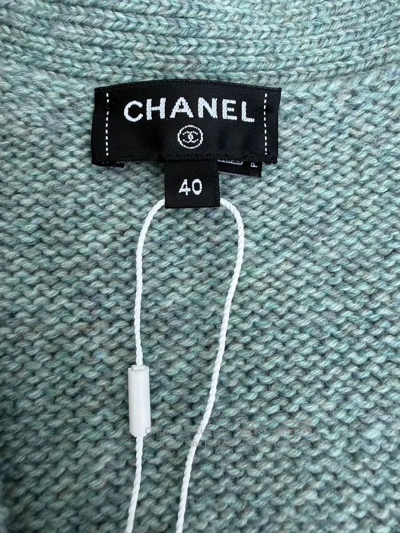 Chanel Chanel Colour-blocked striped V-neck knitted vest cardigan Size S / US 4 / IT 40 - 4 Thumbnail