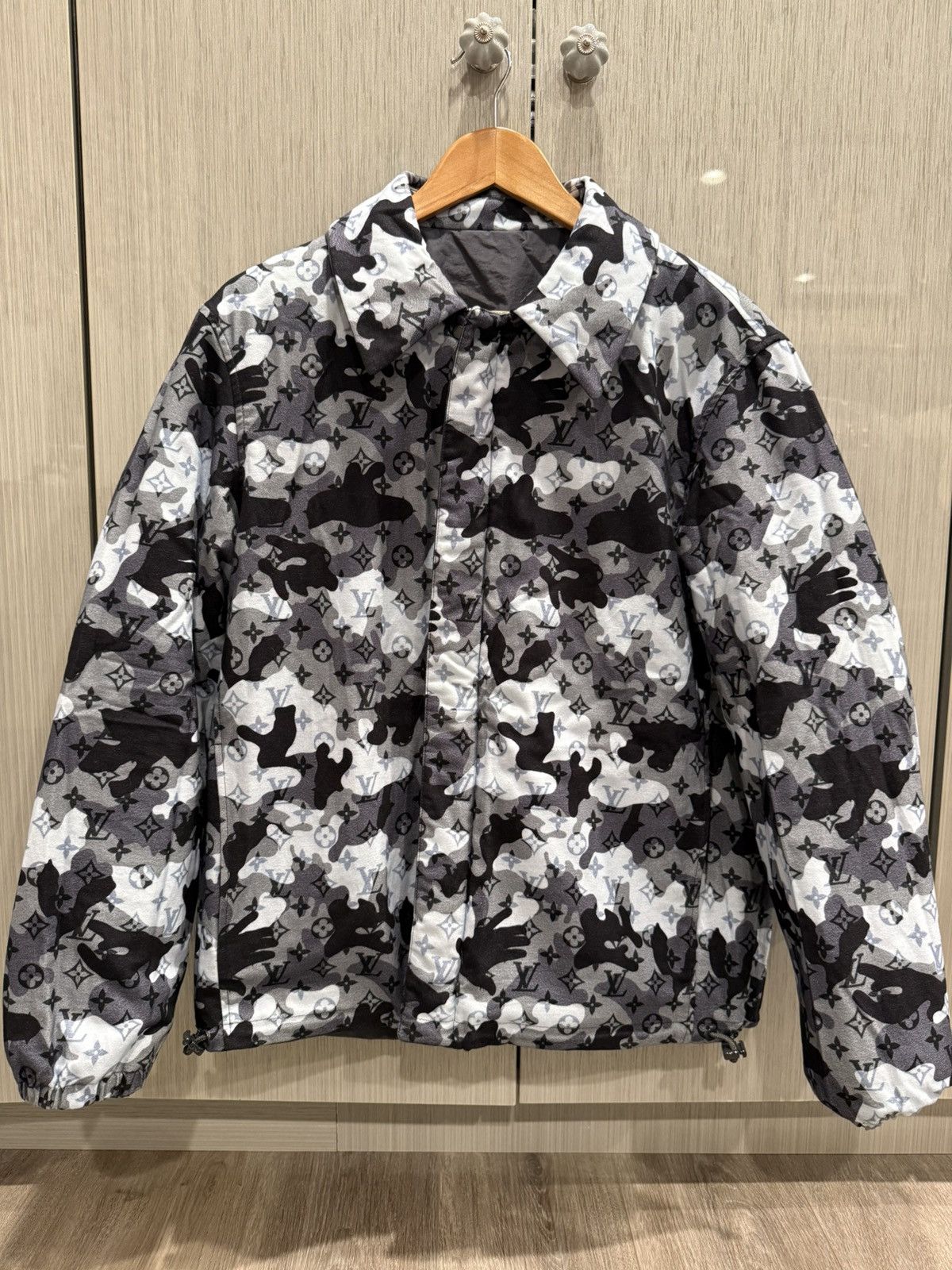 Louis Vuitton Louis Vuitton Grey Camo Reversible Monogram Jacket Size US S / EU 44-46 / 1 - 1 Thumbnail