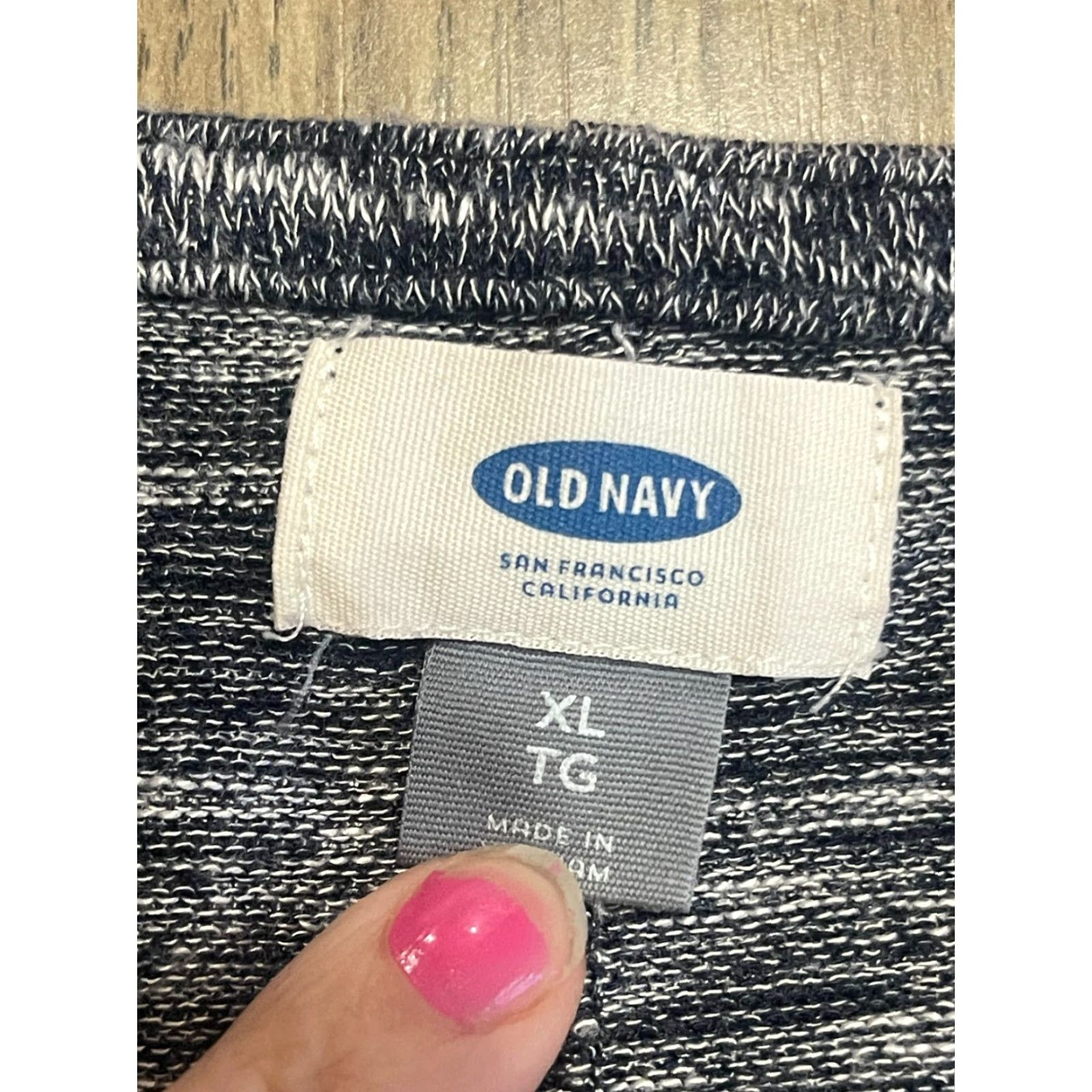 Old Navy Old Navy Shirt Women's XL T-Shirt 3/4 Sleeve V-Neck Gray Blue White Casual Modern Basic Vintage: No Womens XL Size XL / US 12-14 / IT 48-50 - 5 Thumbnail