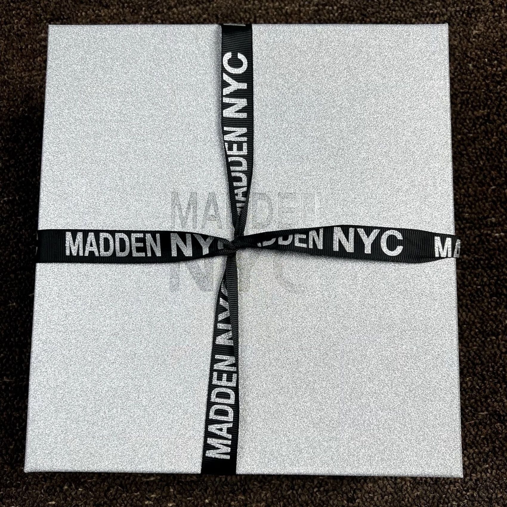 Vintage Madden NYC Beanie Hat & Scarf Gift Set Burgundy & Plaid One-size Womens Winter Accessories Set Size ONE SIZE - 4 Thumbnail
