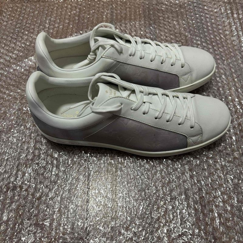 Louis Vuitton Louis Vuitton Luxurious Monogram Sneakers for Men - Size US 8.5 / EU 41-42 - 7 Thumbnail