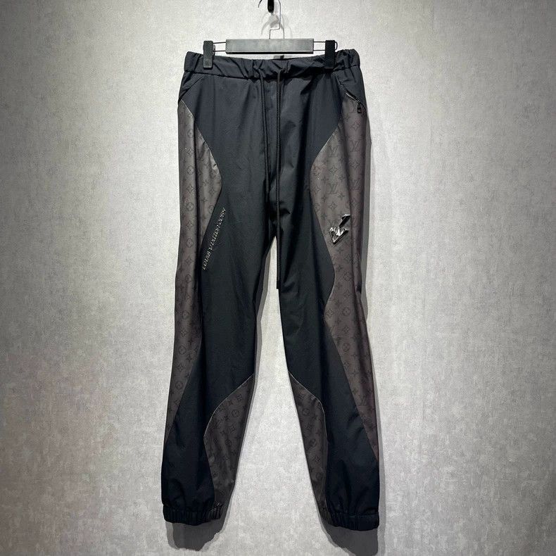 Louis Vuitton LV 2054 Heat-Sensitive Track Pants - dmc Size US 38 / EU 54 - 1 Thumbnail