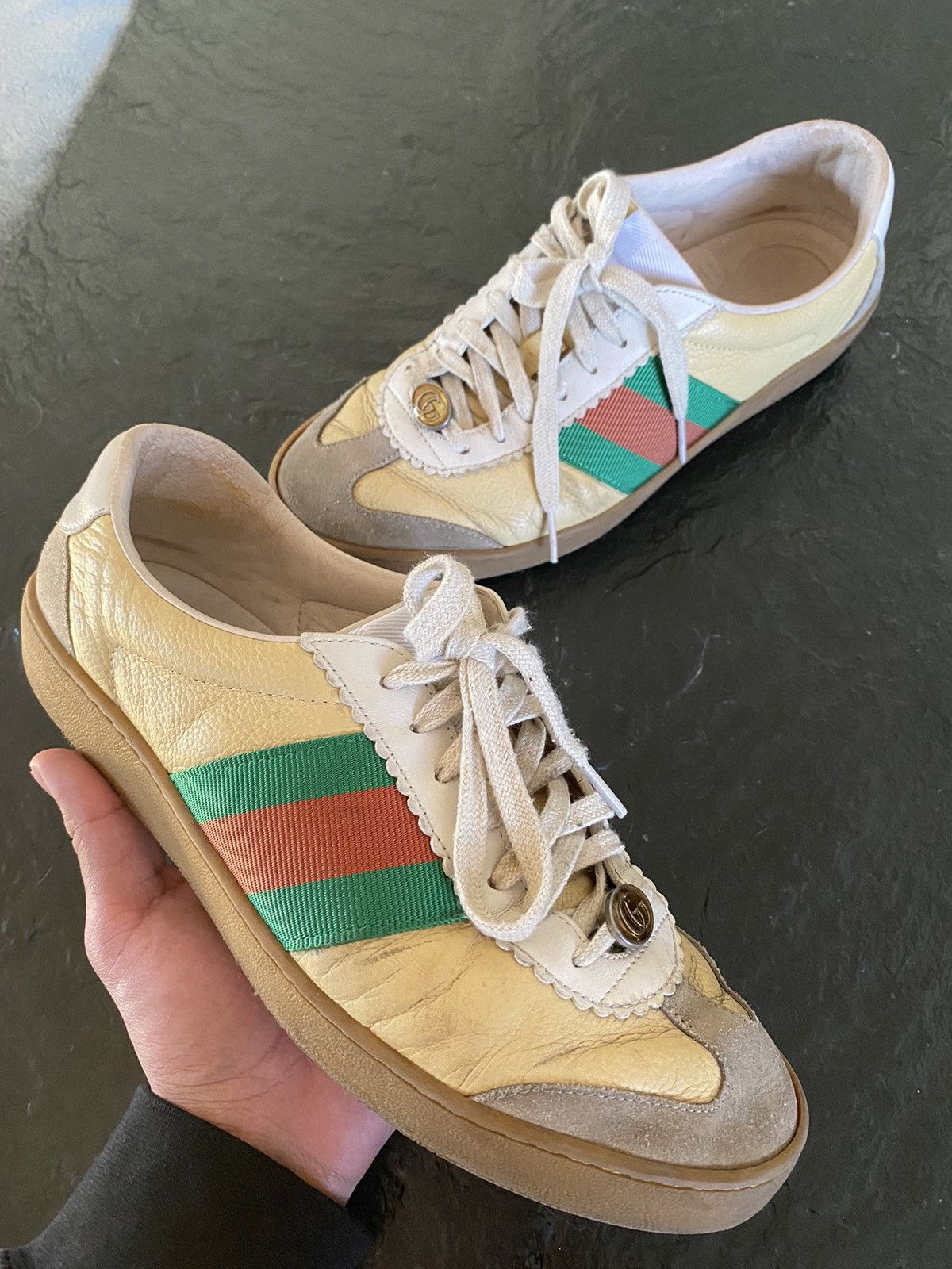 スニーカー GUCCI SNEAKER (42944602JP0 9064) Men's Ace sneaker with bee in white leather | GUCCI® US