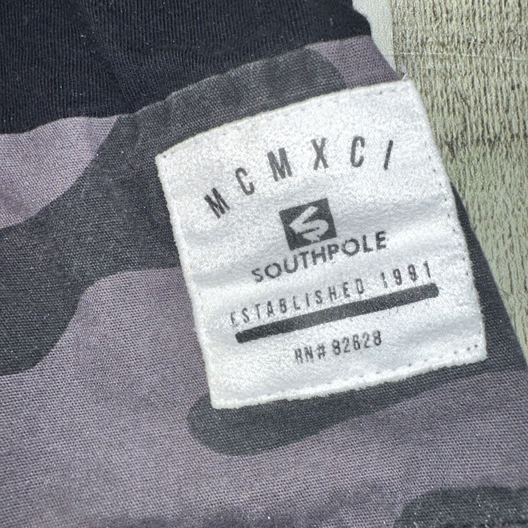 Southpole VINTAGE South Pole Mens T-Shirt Black Camouflage Graphic Print Crew Neck Short Sleeve 2XL Adults Mens Size US XXL / EU 58 / 5 - 2 Thumbnail