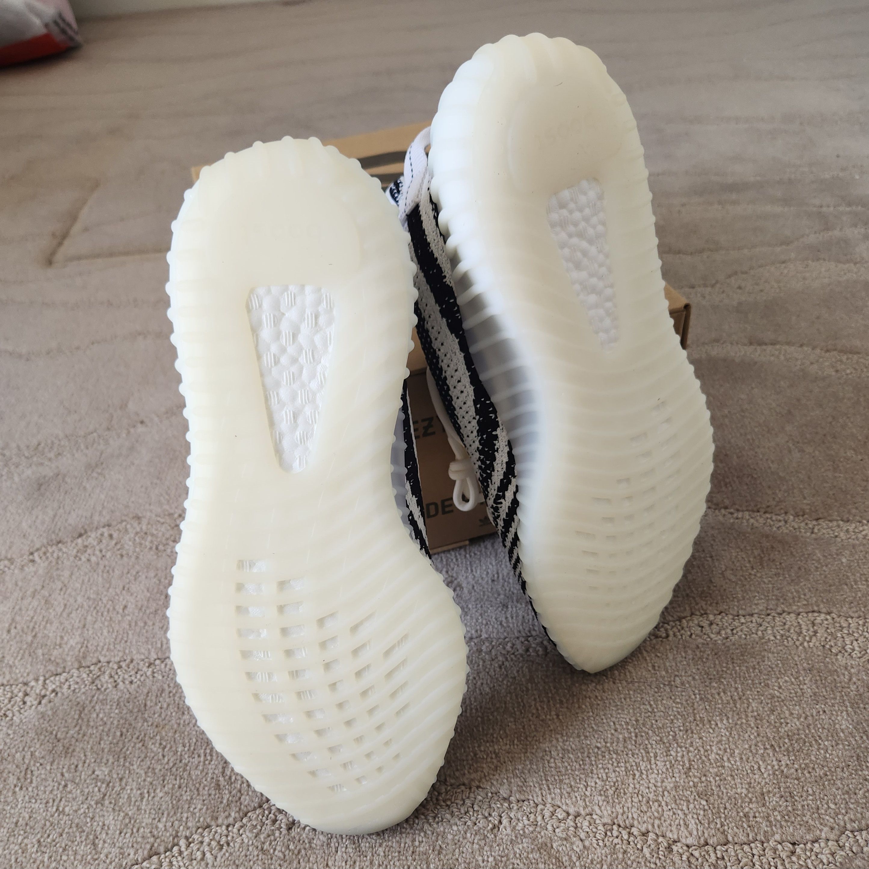 Adidas × Yeezy yeezy boost 350 v2 zebra Size US 10 / EU 43 - 2 Thumbnail