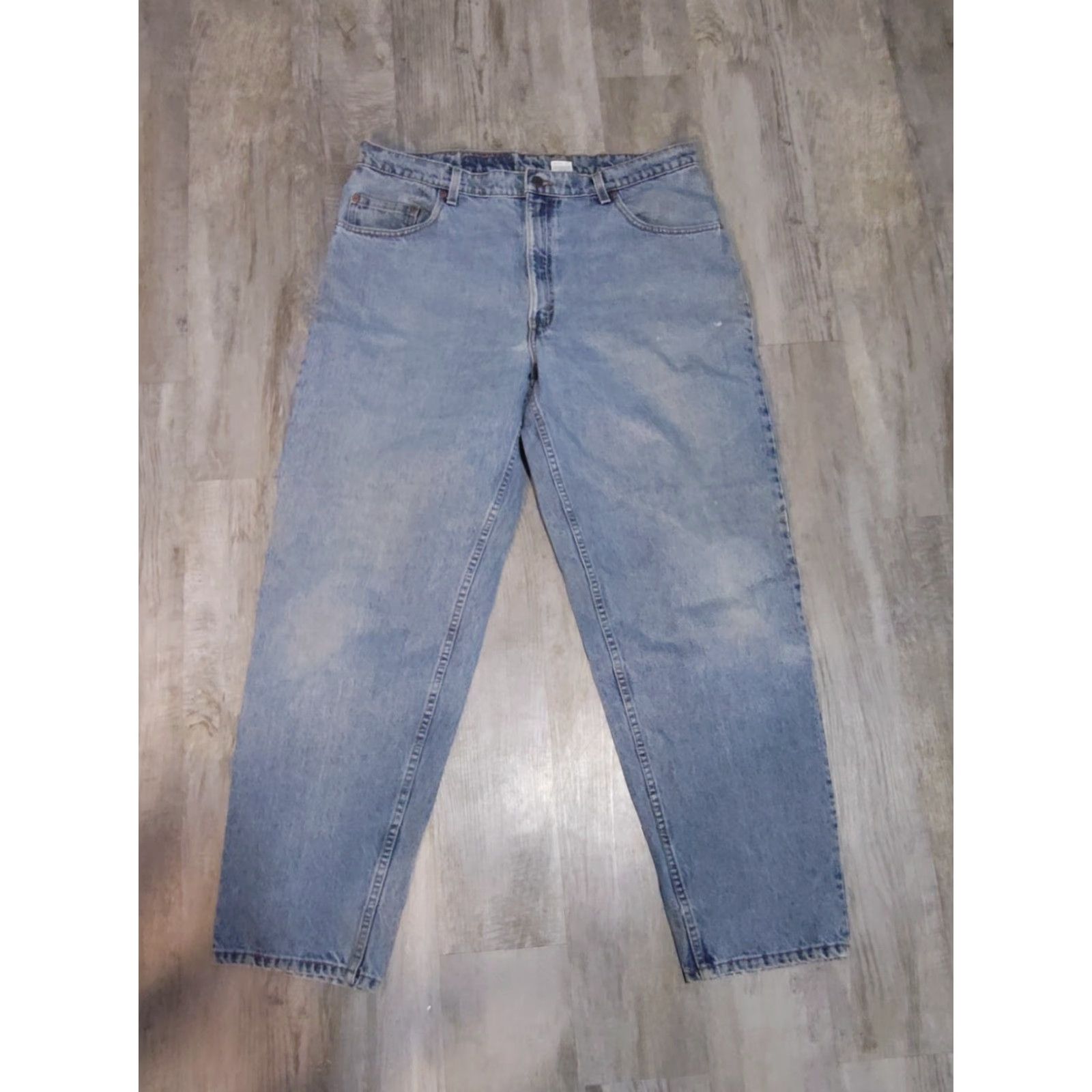 Levi's VINTAGE Levi's 560 Light Wash Loose Fit Tapered Leg Jeans 40X31 Blue 90s Mens Size US 40 / EU 56 - 2 Thumbnail
