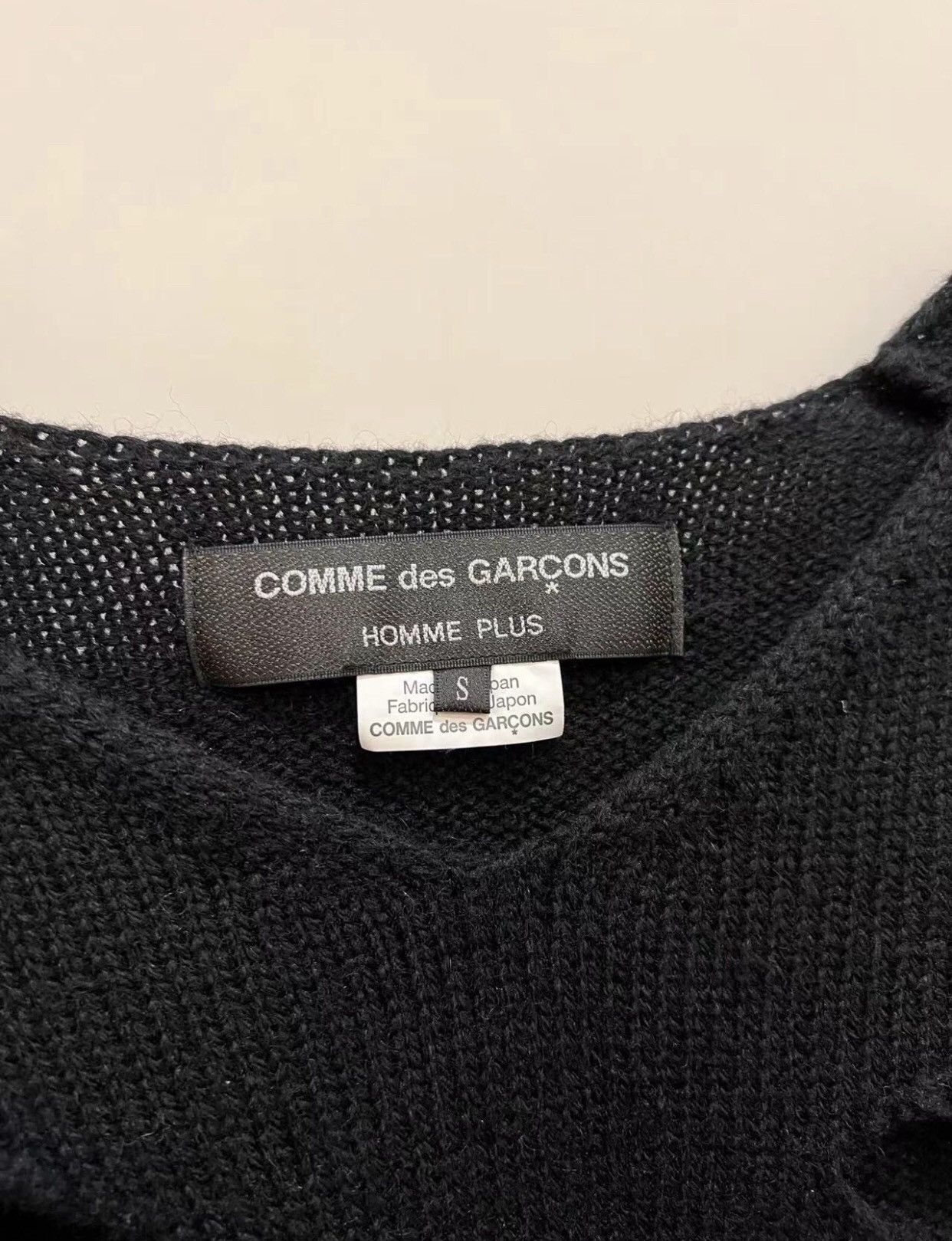 Comme des Garcons Black ripped sweater 2412-Nextarrow Size US S / EU 44-46 / 1 - 6 Thumbnail