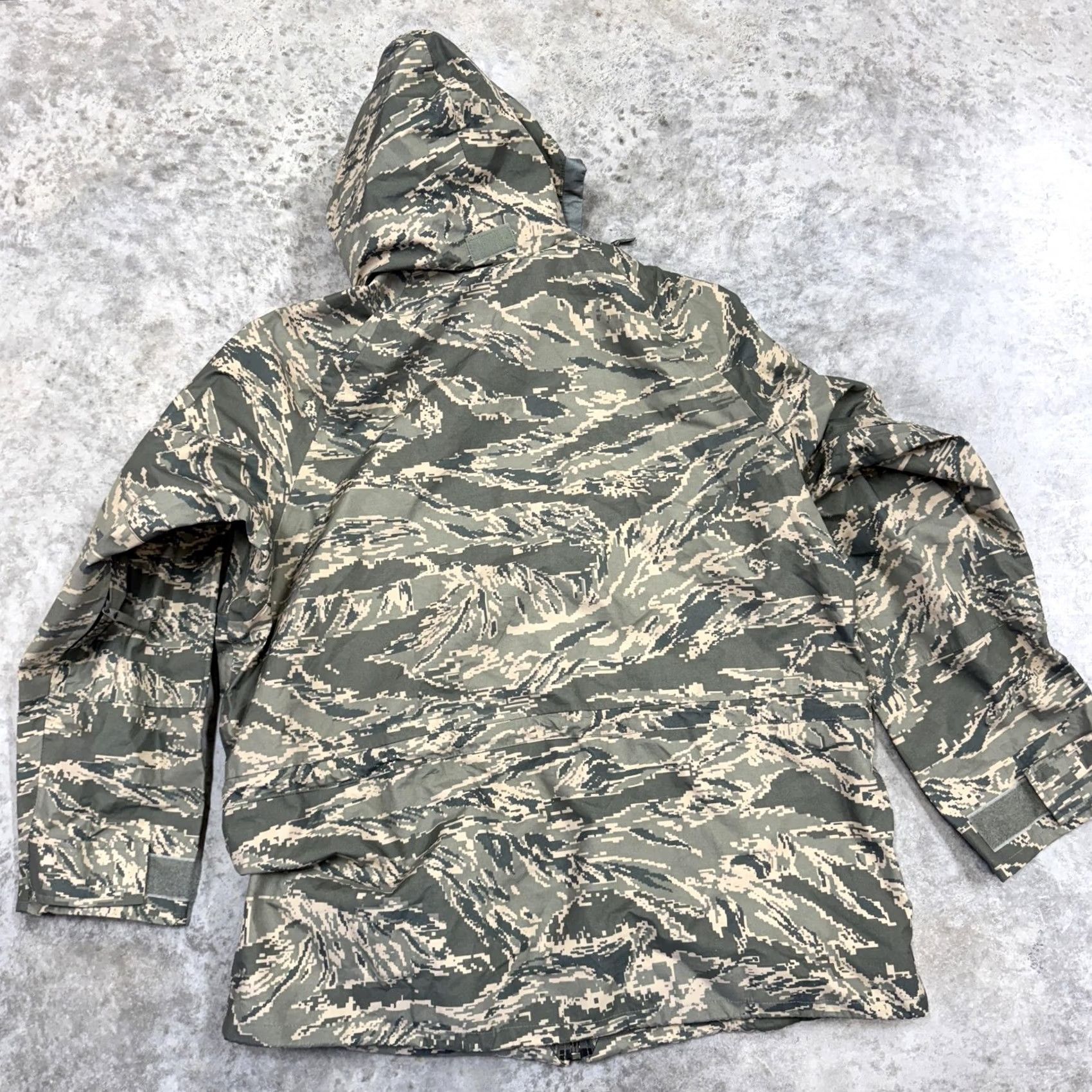 Vintage VINTAGE US Air Force ABU APECS Parka Mens L Camouflage Hooded Waterproof Jacket Size US L / EU 52-54 / 3 - 6 Thumbnail