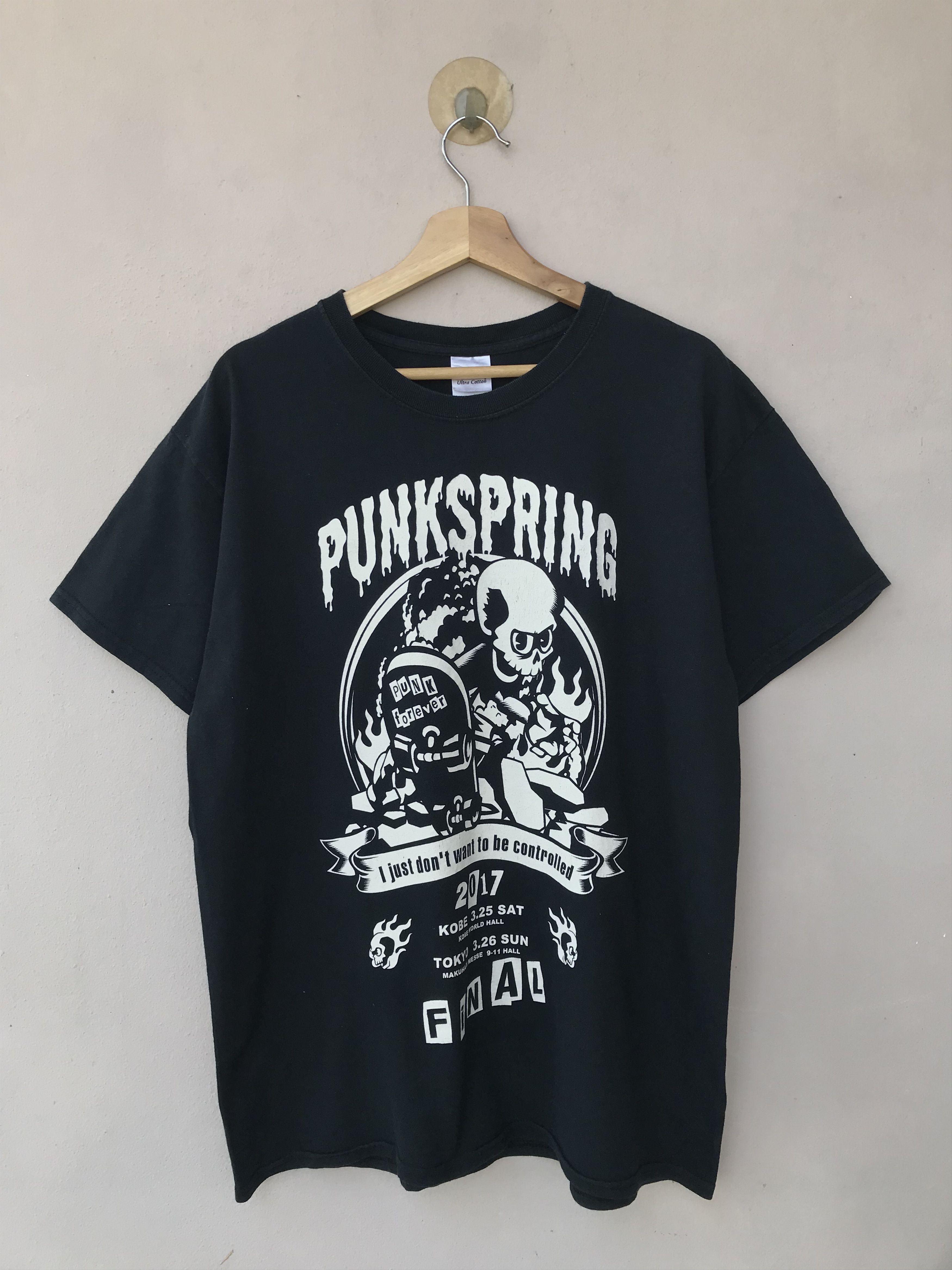 Band Tees Punkspring 2017 Final Tokyo Band Tee badreligion offspring Size US L / EU 52-54 / 3 - 1 Thumbnail