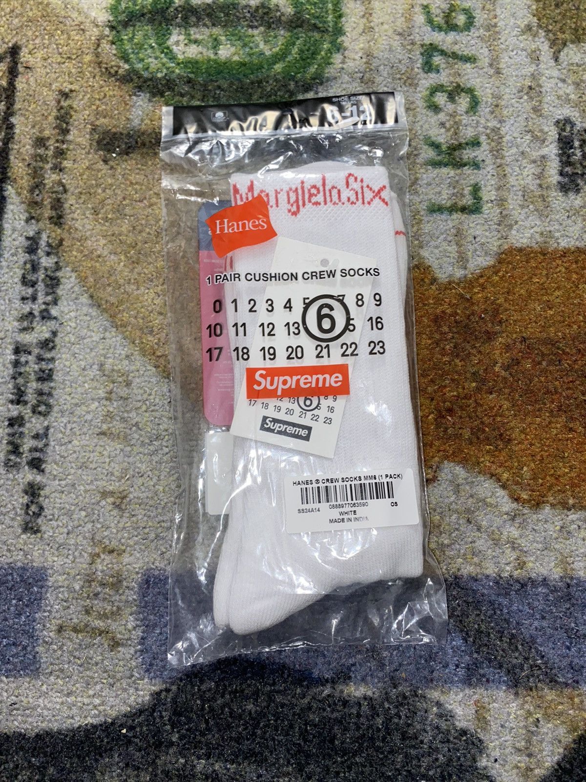 Supreme x MM6 Maison Margiela Hanes Crew Socks | White