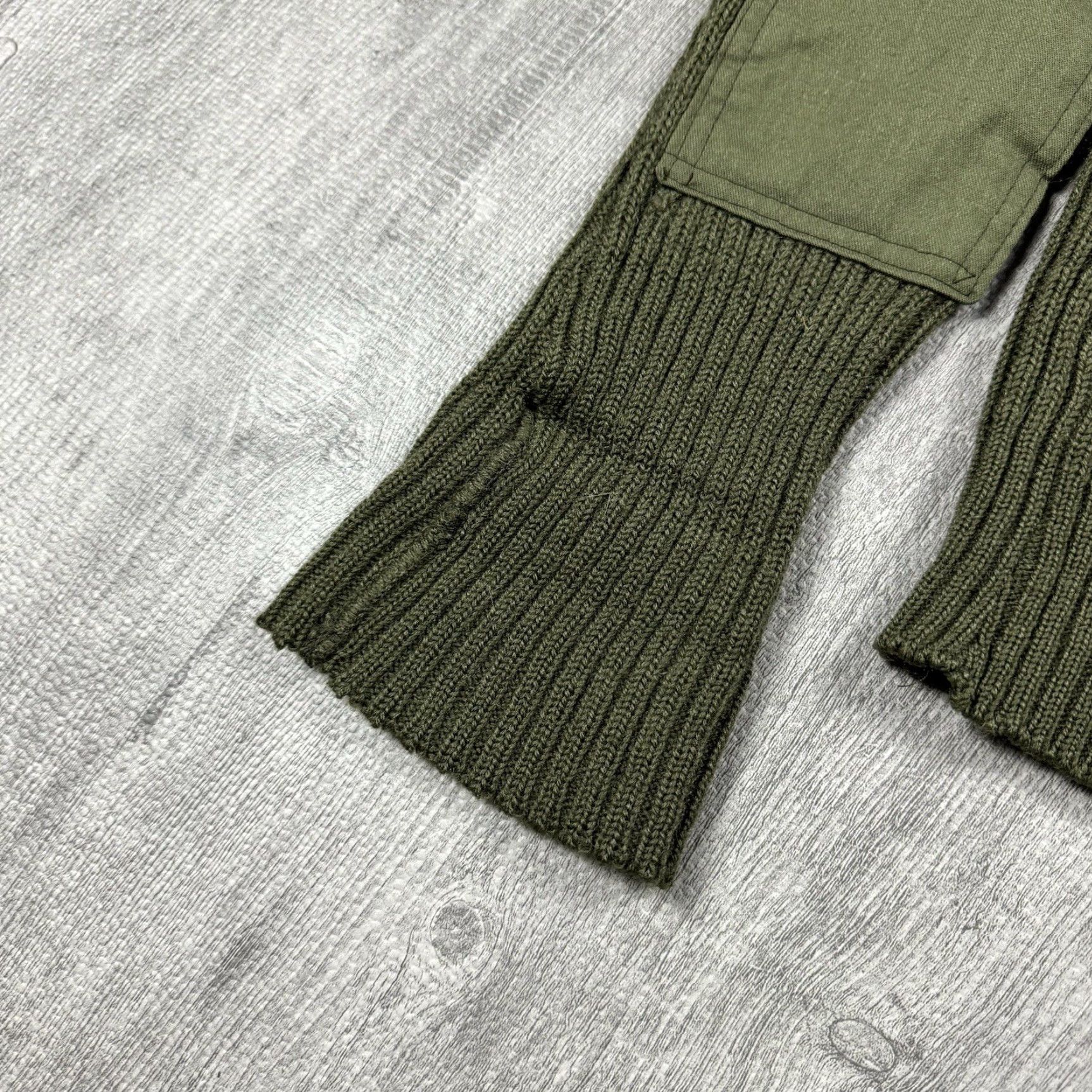 Olive VINTAGE Mitts Nitts Inc. MILITARY US MARINES Olive Green 80s Crew Neck Sweater Pullover Knit L Wool Men Size L Green 80s Marines Mens Sweater Size US L / EU 52-54 / 3 - 5 Thumbnail