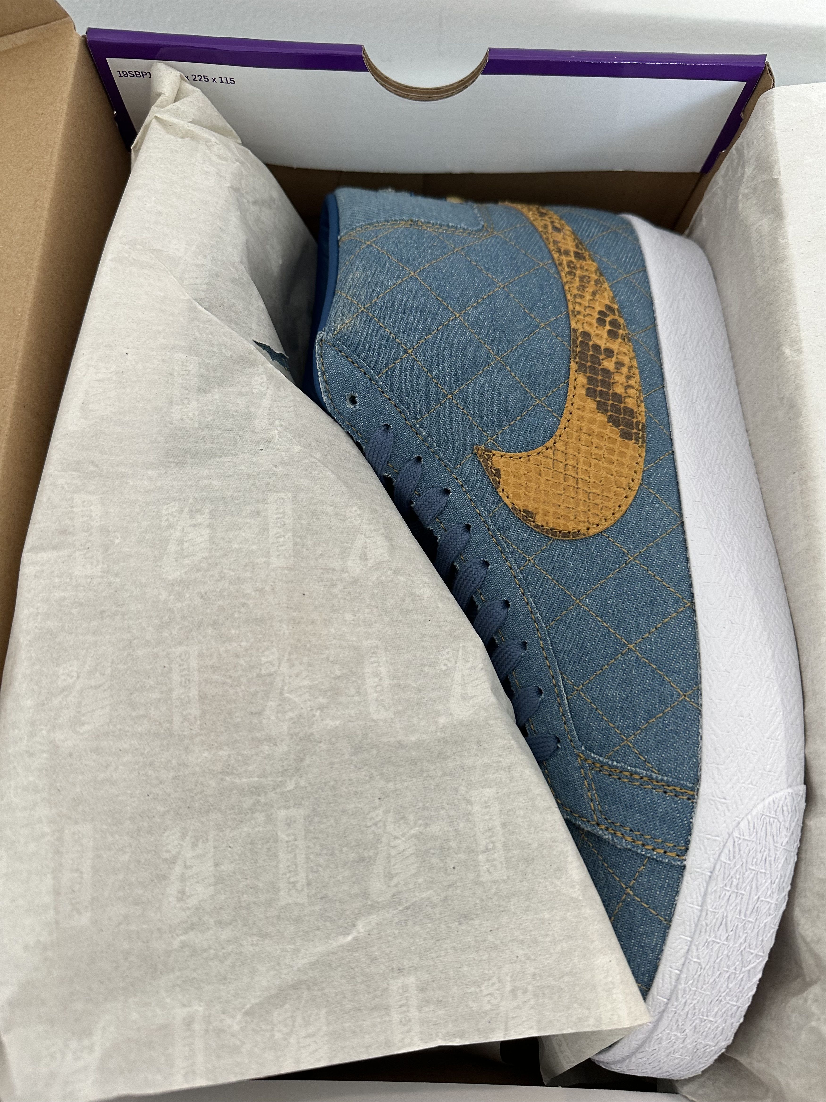 Nike × Supreme SB Zoom Blazer Mid QS 2 Size US 10.5 / EU 43-44 - 2 Thumbnail