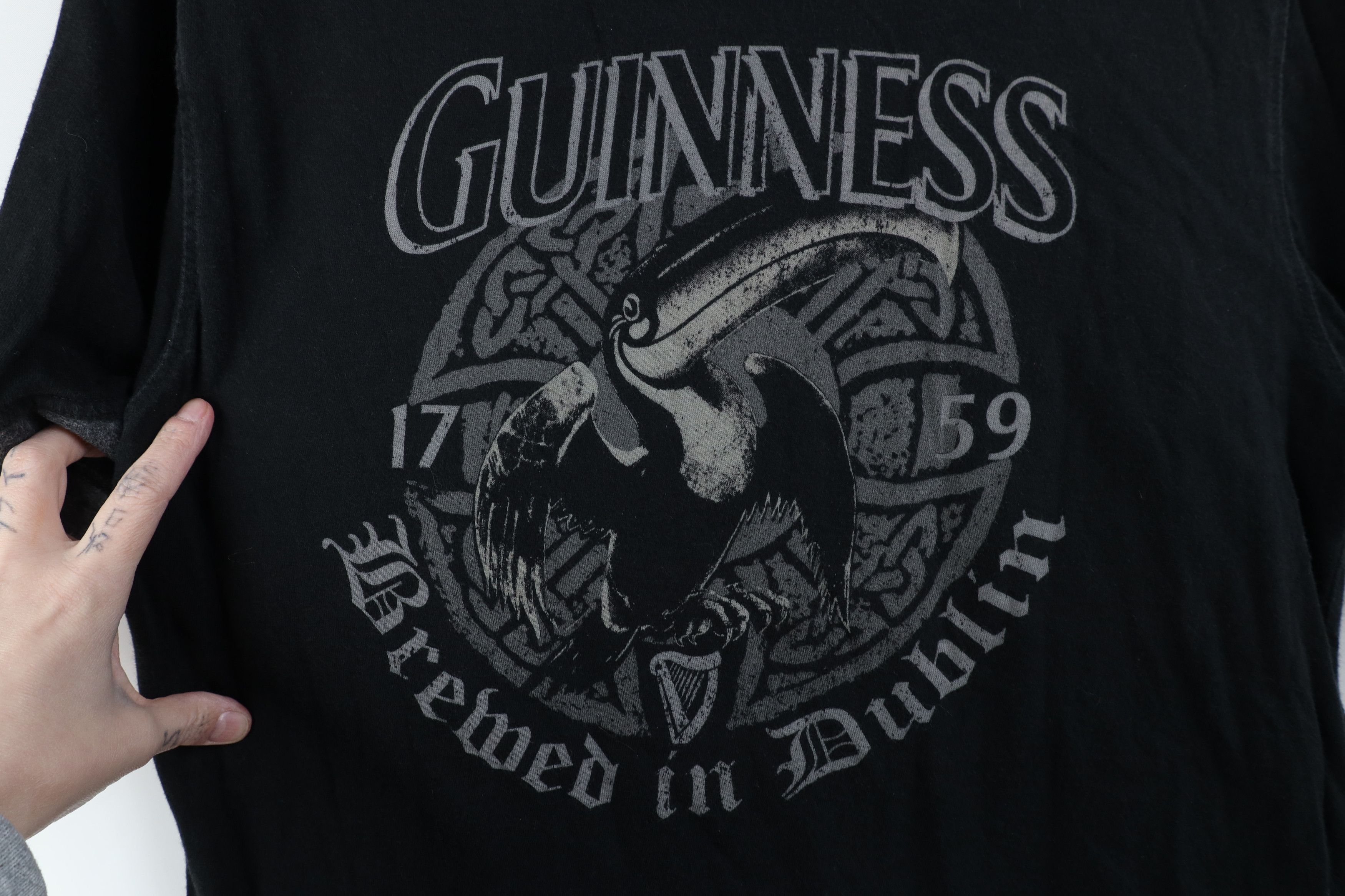Vintage Vintage Y2K Guinness Beer Spell Celtic Ringer T-Shirt Black Size US XL / EU 56 / 4 - 4 Thumbnail