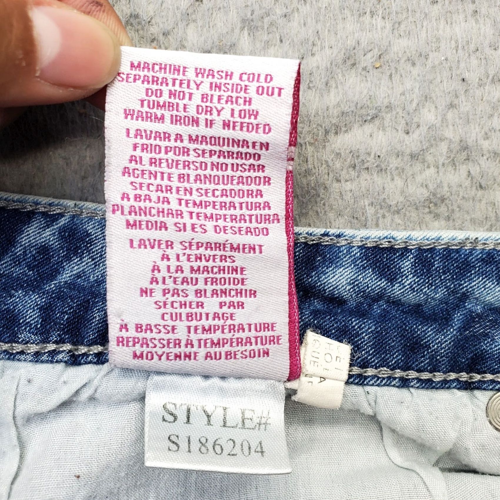 Vintage YMI Womens Size 11 Denim Distressed Acid Wash 5-Pocket Design Jean Shorts Size 32" / US 10 / IT 46 - 8 Thumbnail