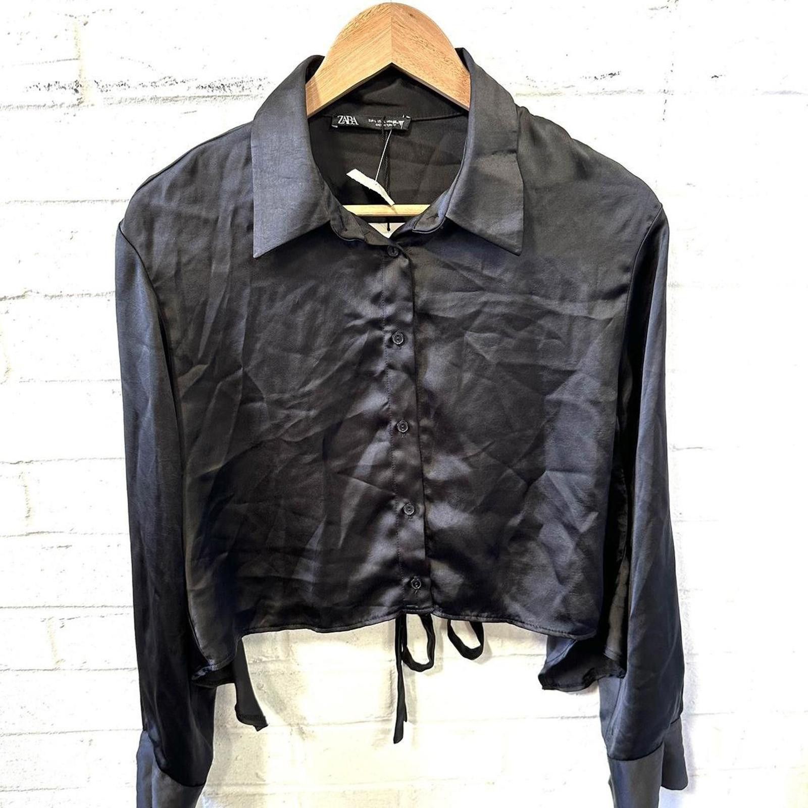 Zara Zara Women's Black and Navy Crop-top Size L / US 10 / IT 46 - 1 Thumbnail