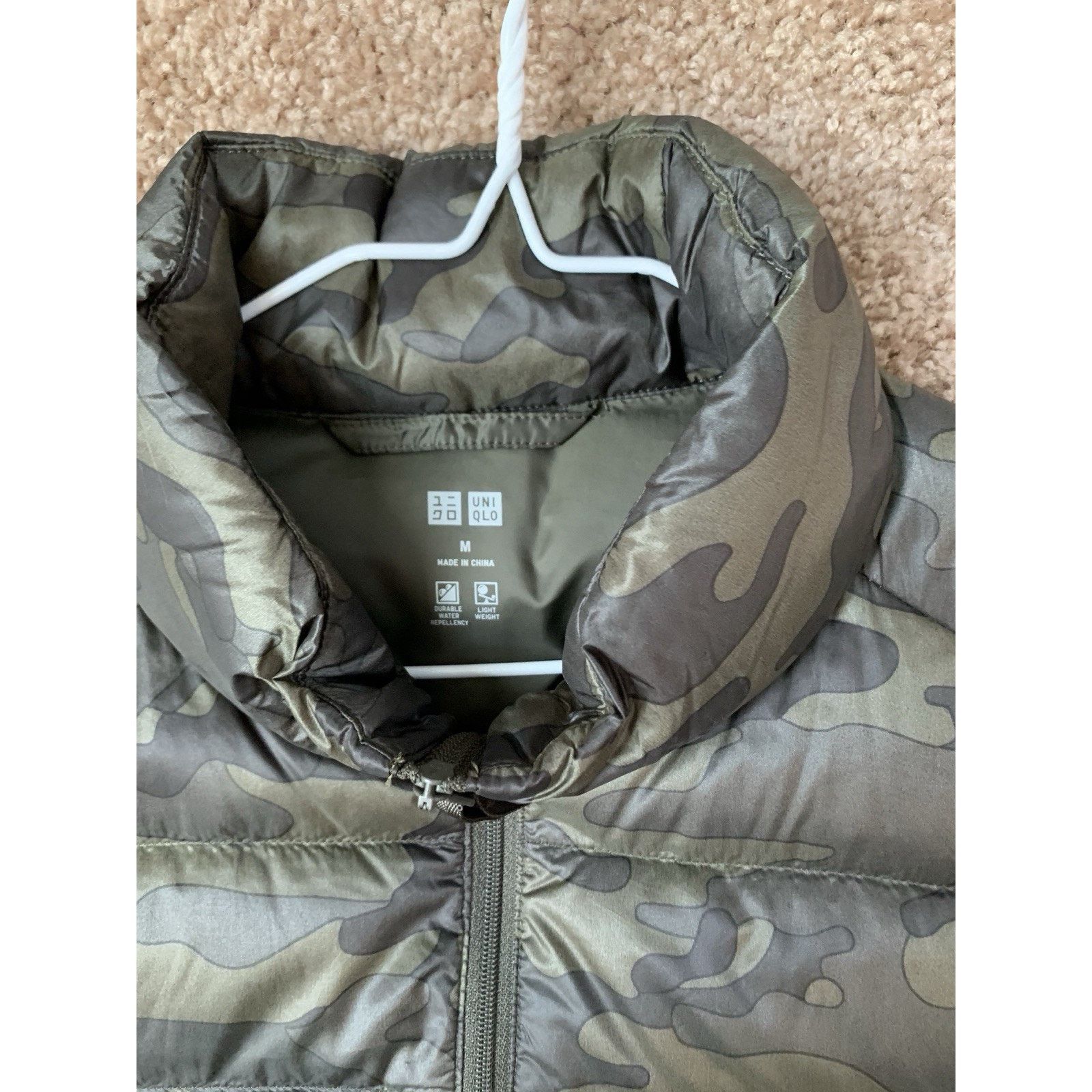Uniqlo Uniqlo Camouflage Puffy Jacket Size Medium Size US M / EU 48-50 / 2 - 2 Thumbnail