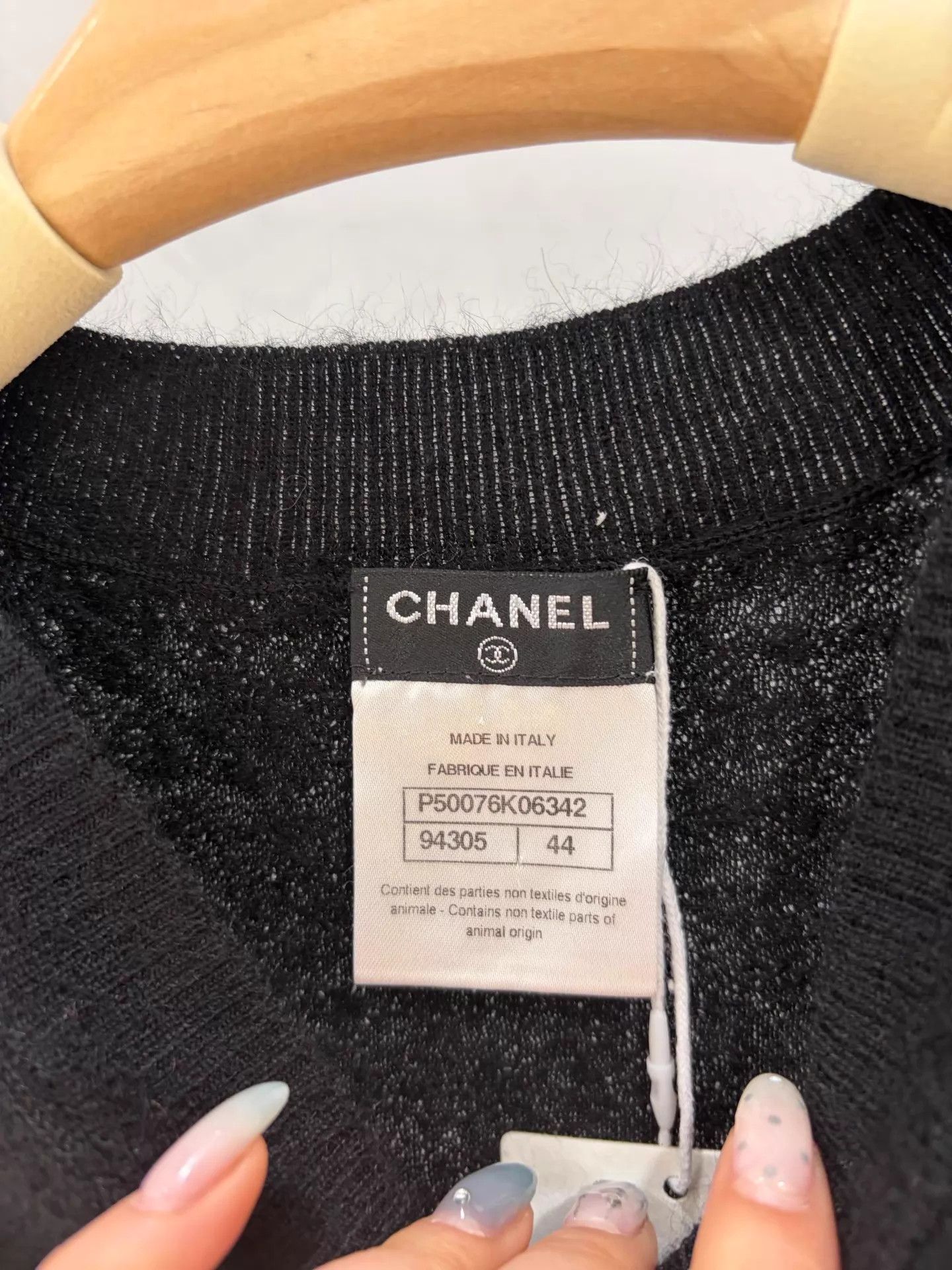 Chanel Chanel Black Wool Pearl-embellished Knit Short-Sleeve 44 Size L / US 10 / IT 46 - 3 Thumbnail