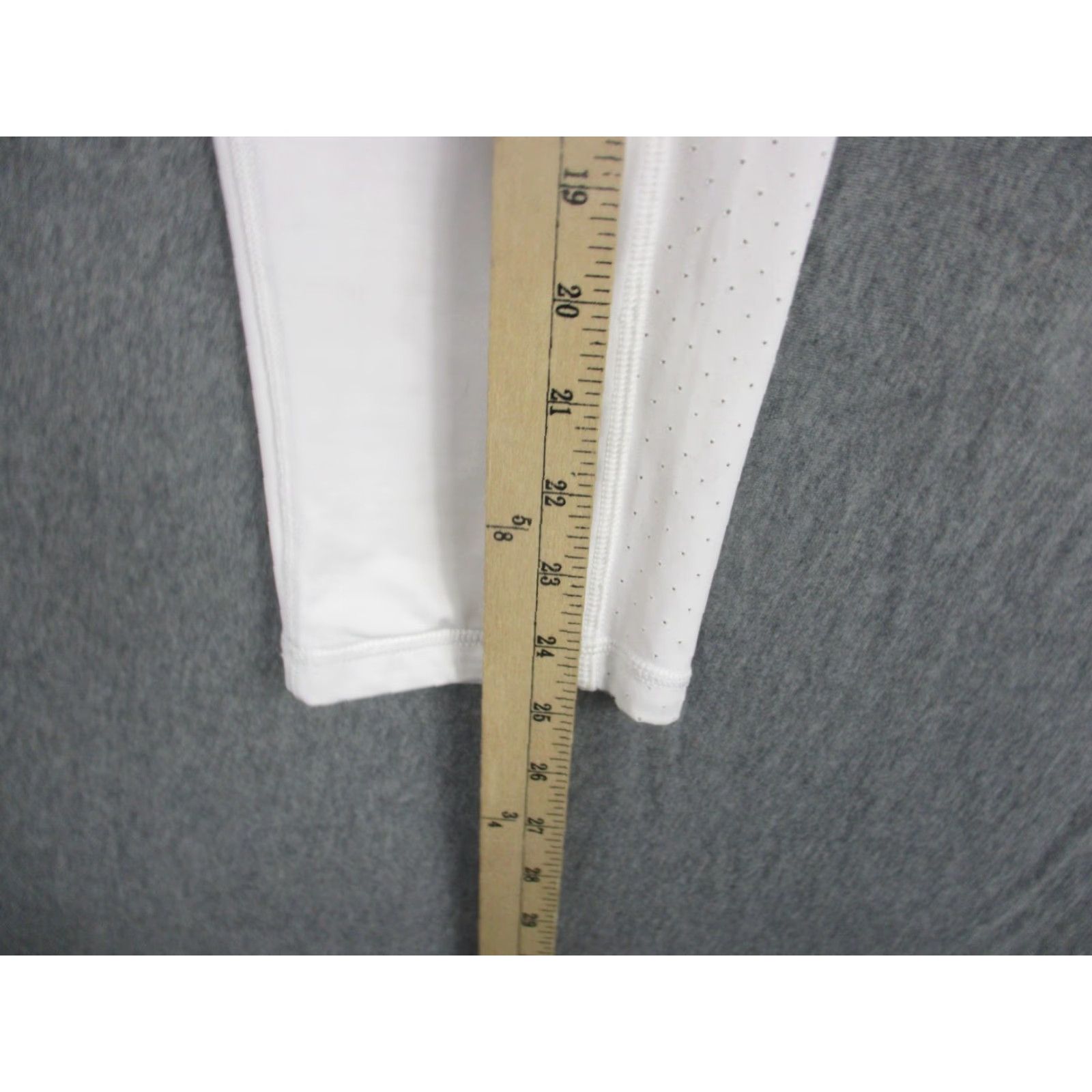Lululemon Lululemon Leggings Womens 6 White High Rise Capri Pockets Perforated Run Size 28" / US 6 / IT 42 - 3 Thumbnail