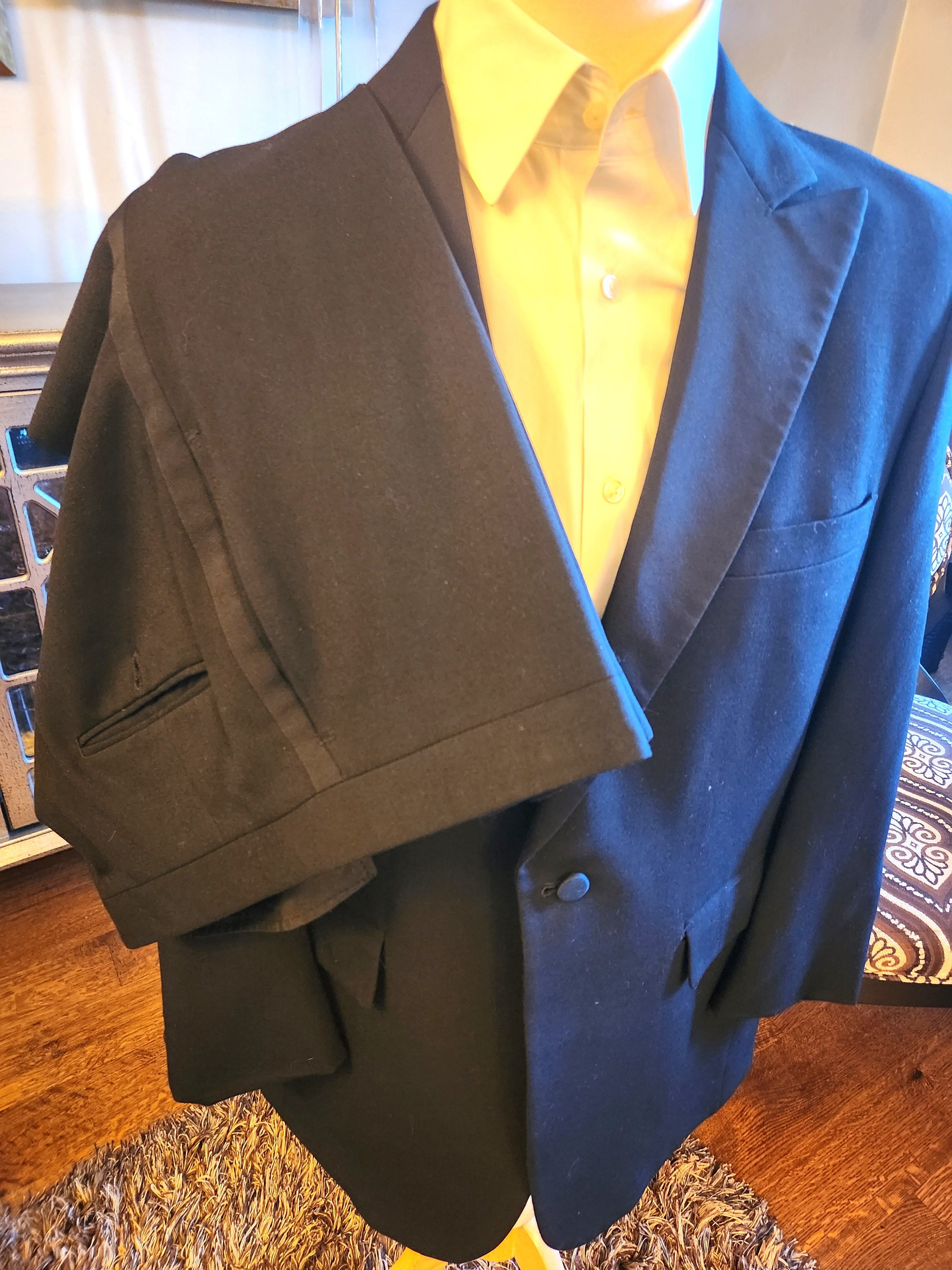 Jos. A. Bank Vintage 60's 100% Wool 1 Button Tuxedo Size 42R - 1 Thumbnail