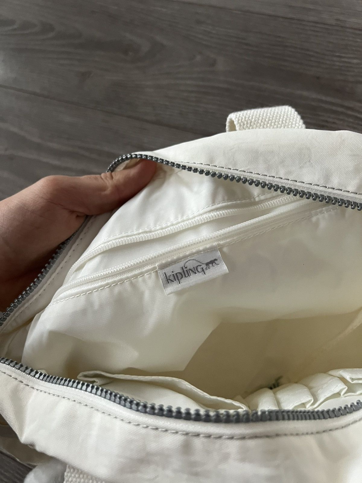 Designer ‼️New Kipling with Monkey “Barbara” White Shoulders Bag‼️ Size ONE SIZE - 18 Thumbnail