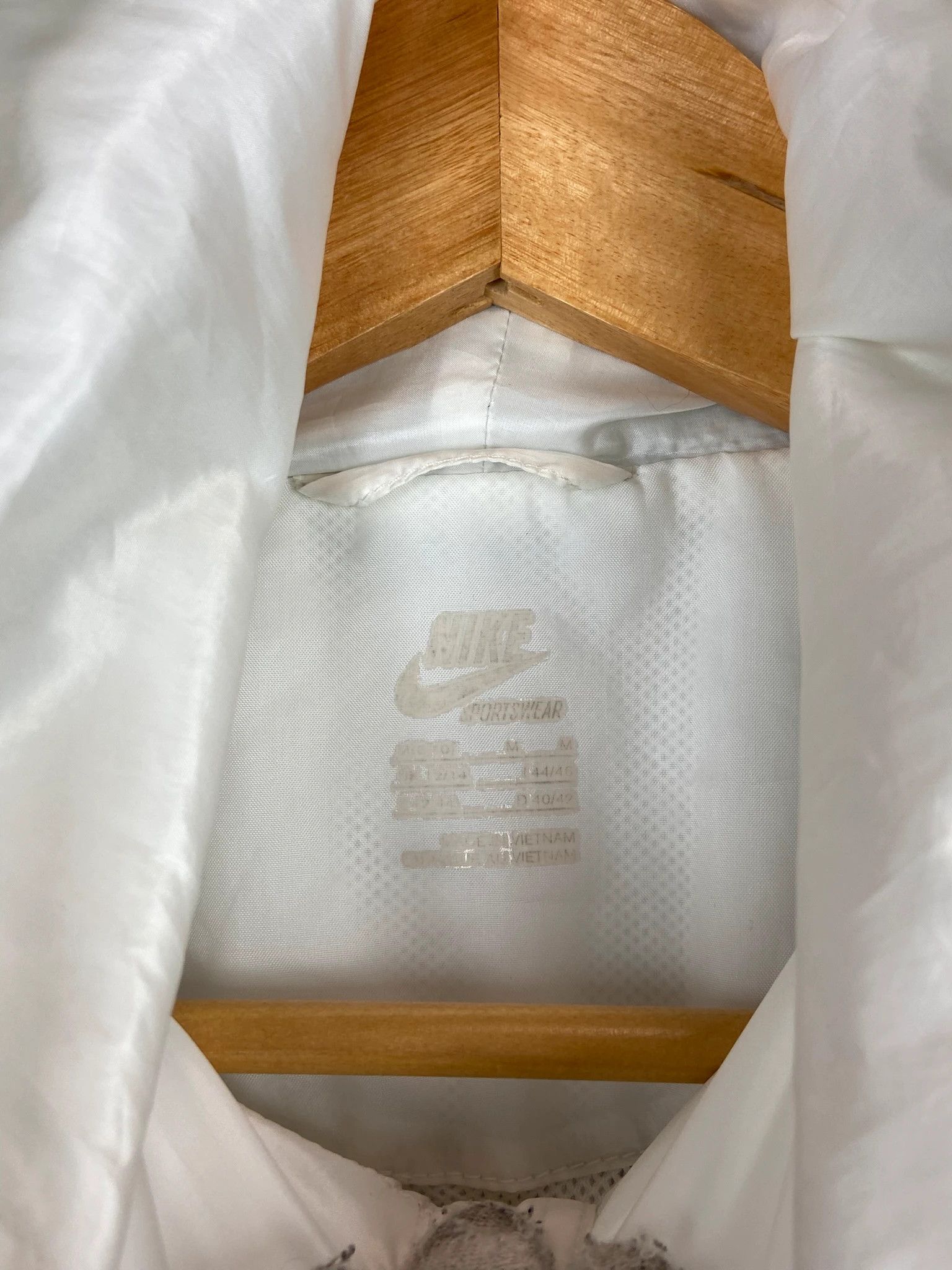 Nike Nike windbreaker jacket vintage 90s women’s white purple Size M / US 6-8 / IT 42-44 - 3 Thumbnail