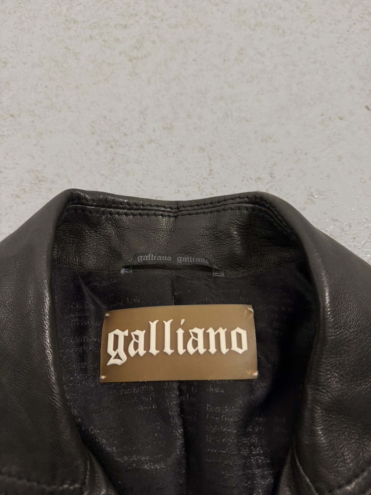 ジャケット・アウター John Galliano Cropped Leather Jacket John Galliano Biker Leather Cropped Jacket