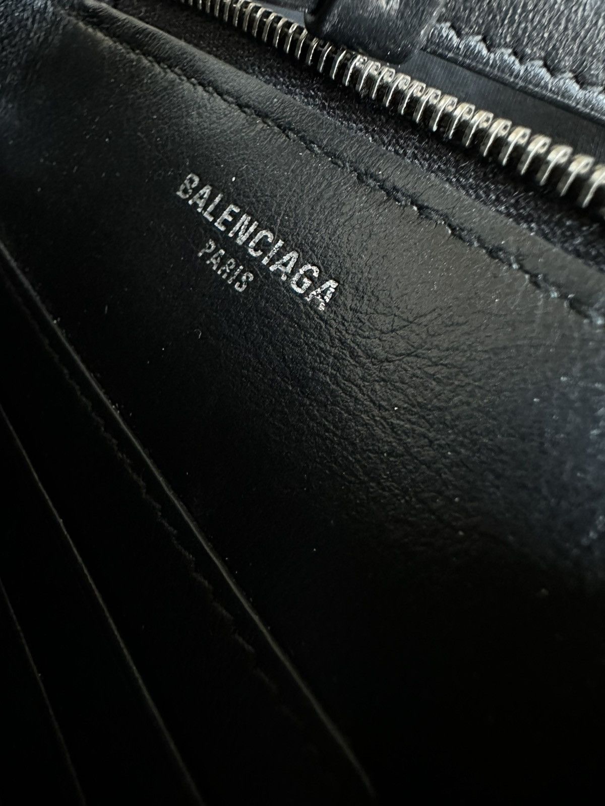 Balenciaga BALENCIAGA PASSPORT PHONE HOLDER CROSSBODY BAG CALFSKIN Size ONE SIZE - 9 Thumbnail