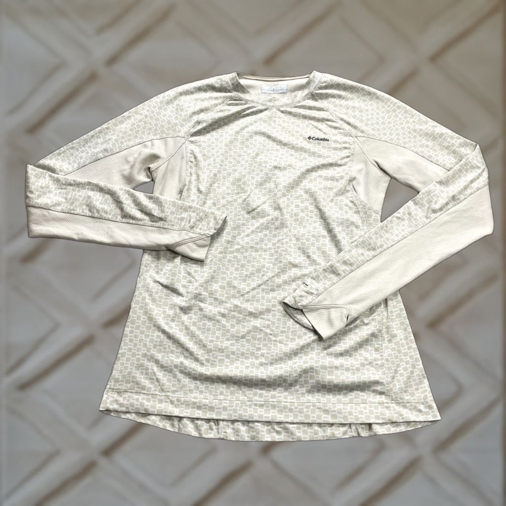 Vintage Columbia Omni Wick Active Shirt Medium Beige Patterned Thumbhole Crew Neck Womens Size M / US 6-8 / IT 42-44 - 1 Thumbnail