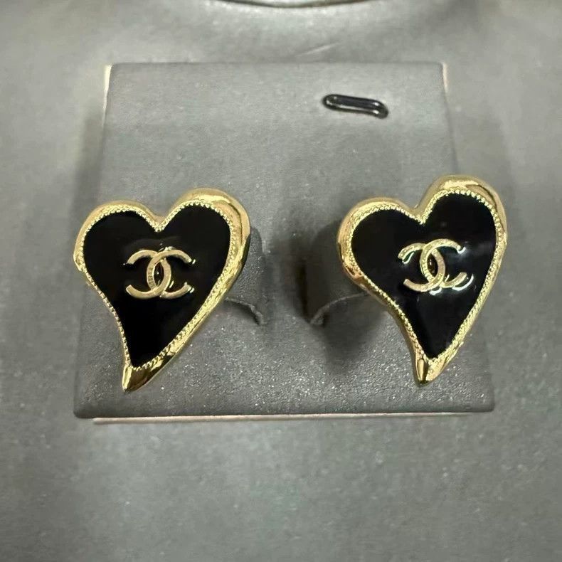 Chanel Chanel Heart Stud Earrings Size ONE SIZE - 3 Thumbnail