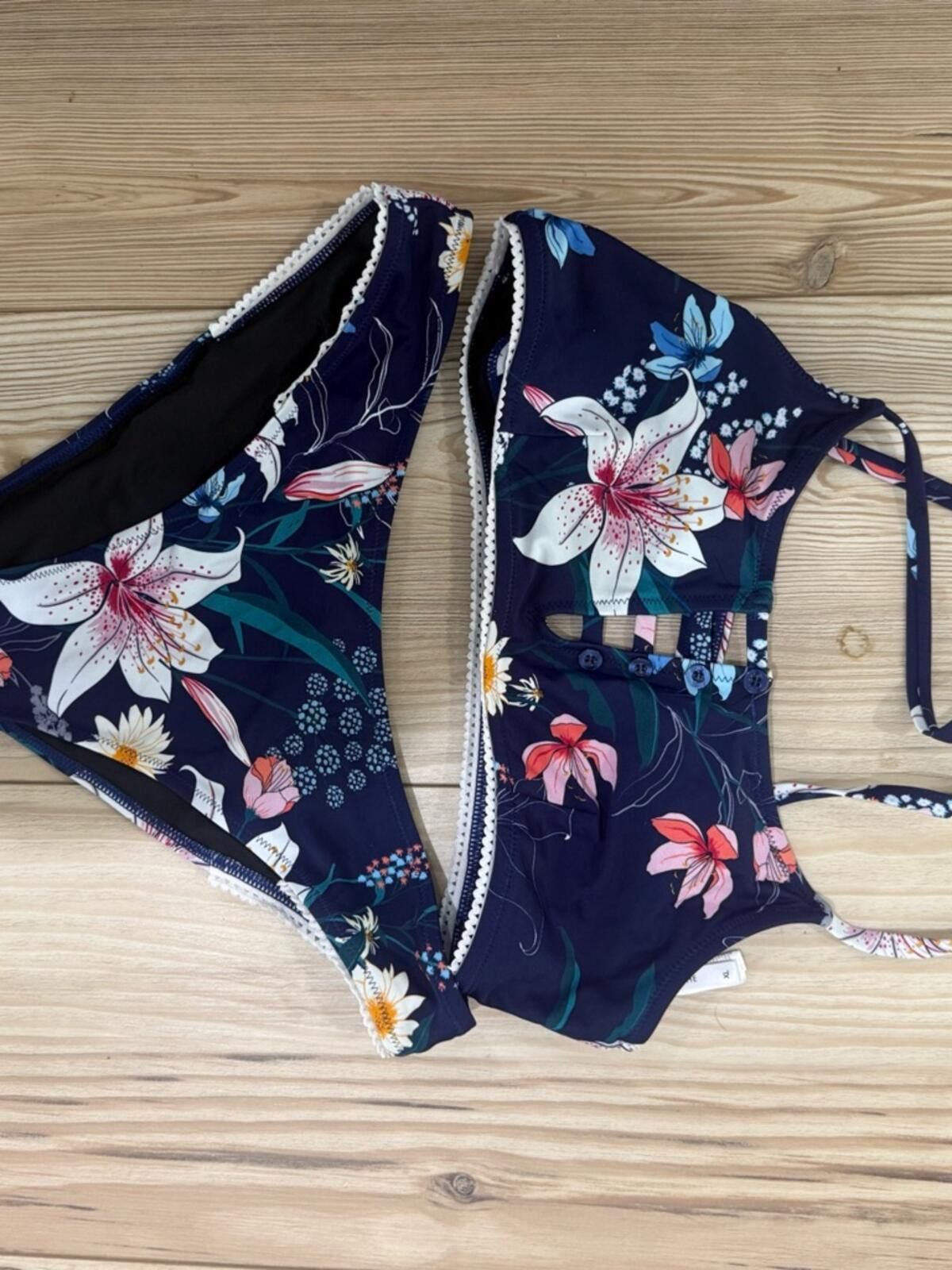 Other Cupshe Navy Floral Bikini Top with Pink and White Flowers Size ONE SIZE - 3 Thumbnail