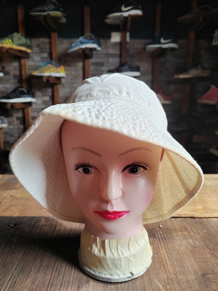 Japanese Brand Vintage Elle Paris Bucket Hat Cap Size ONE SIZE - 1 Thumbnail